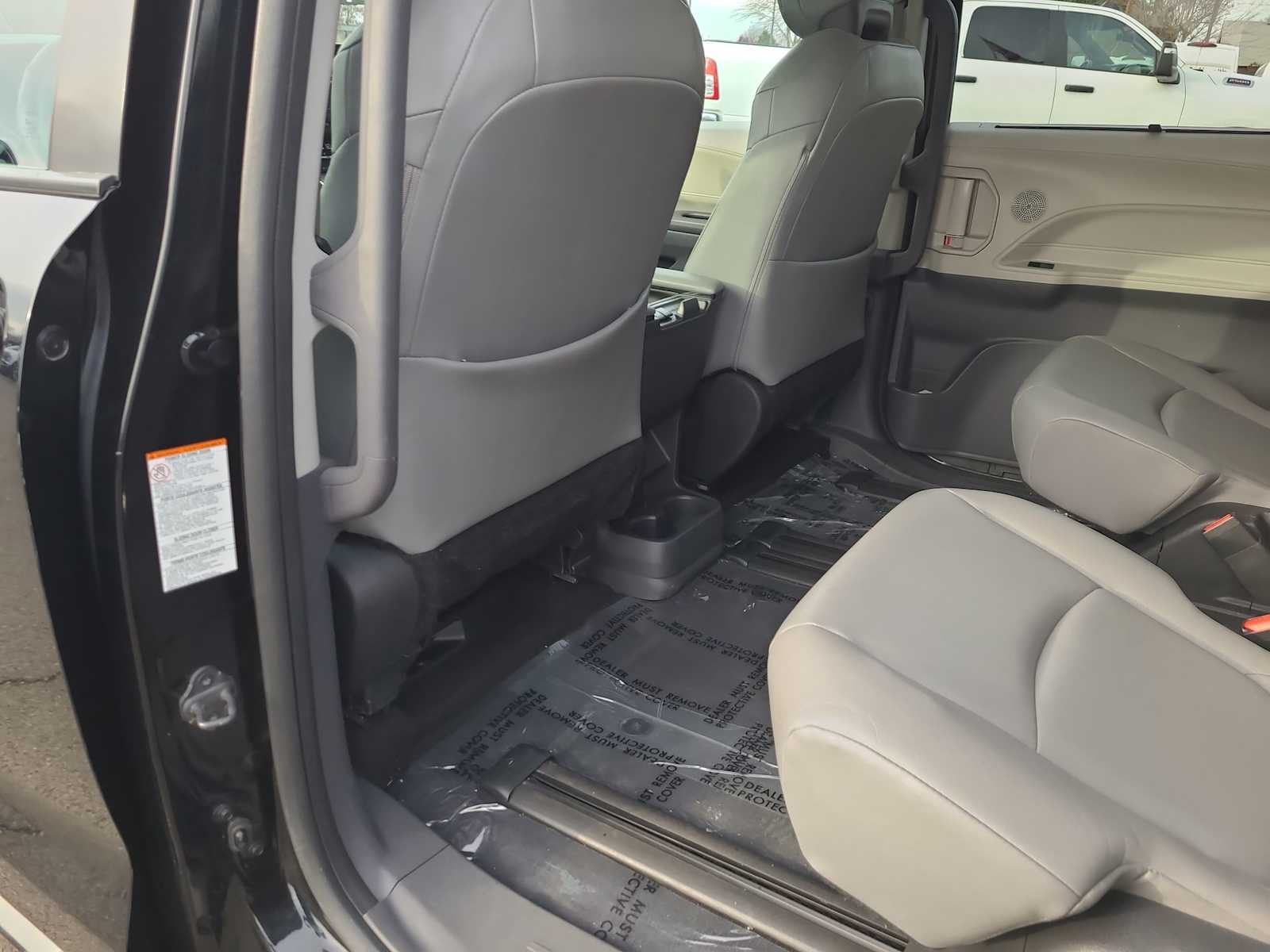 Thumbnail: 2024 Toyota Sienna - 20