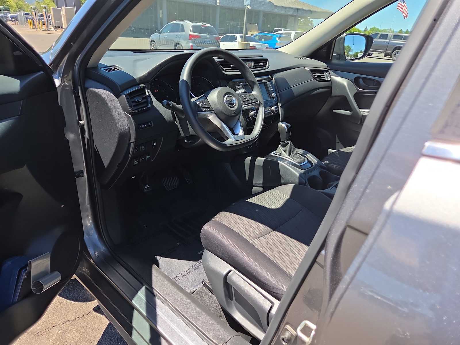 Thumbnail: 2020 Nissan Rogue - 10