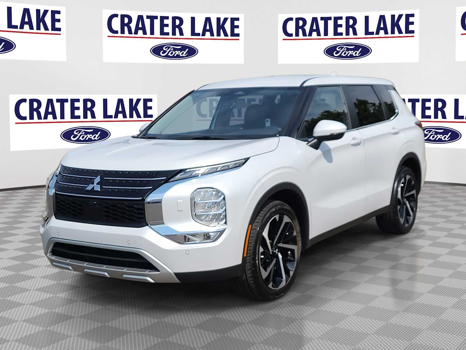 Thumbnail: 2024 Mitsubishi Outlander - 1