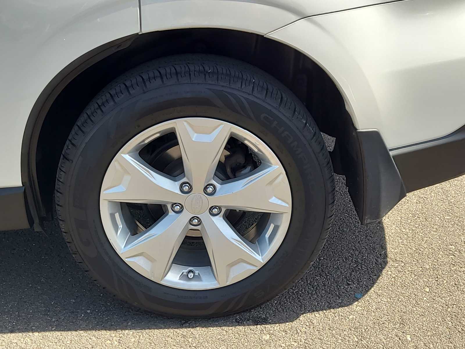 Thumbnail: 2015 Subaru Forester - 16