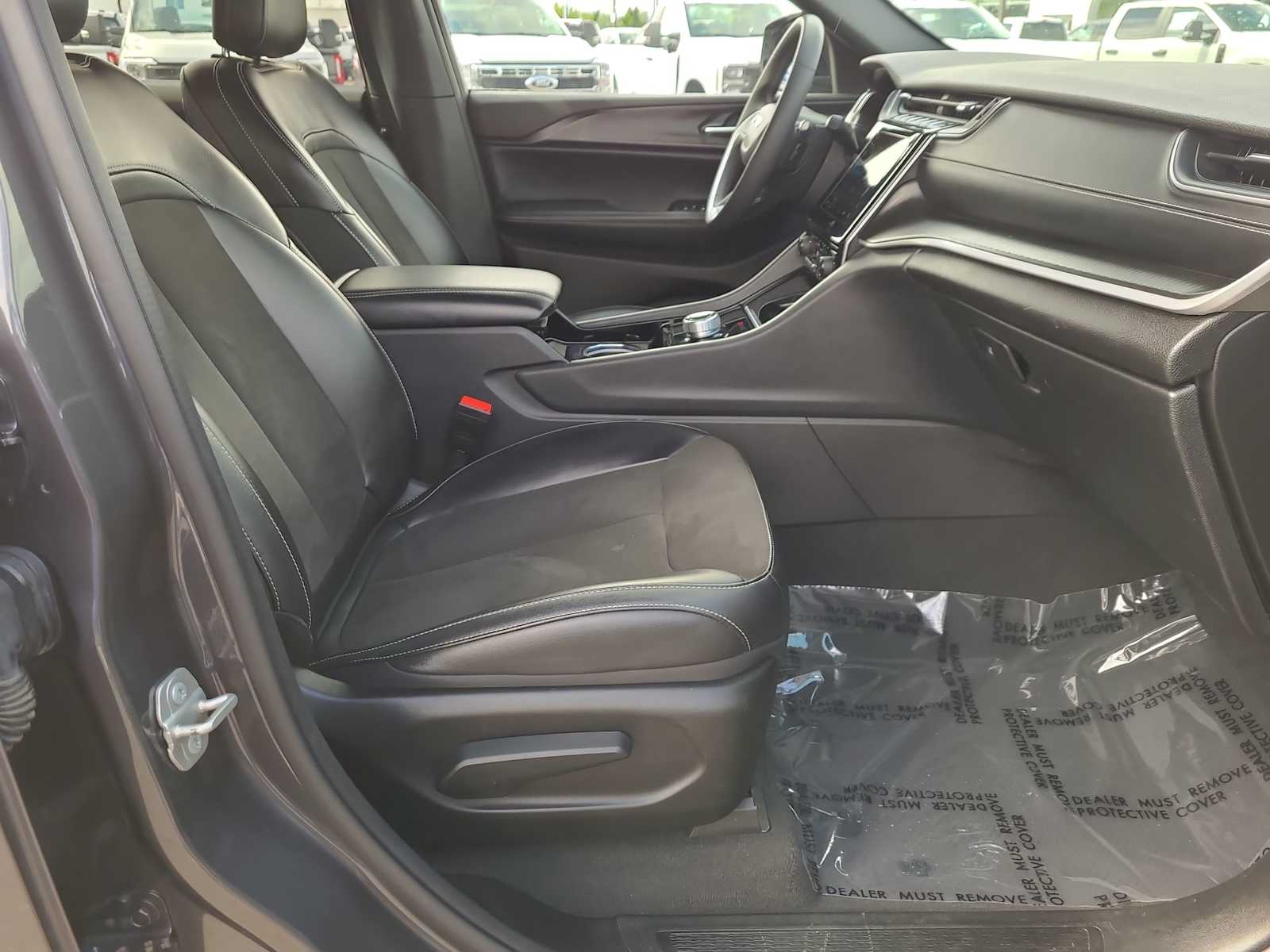 Thumbnail: 2023 Jeep Grand Cherokee - 22