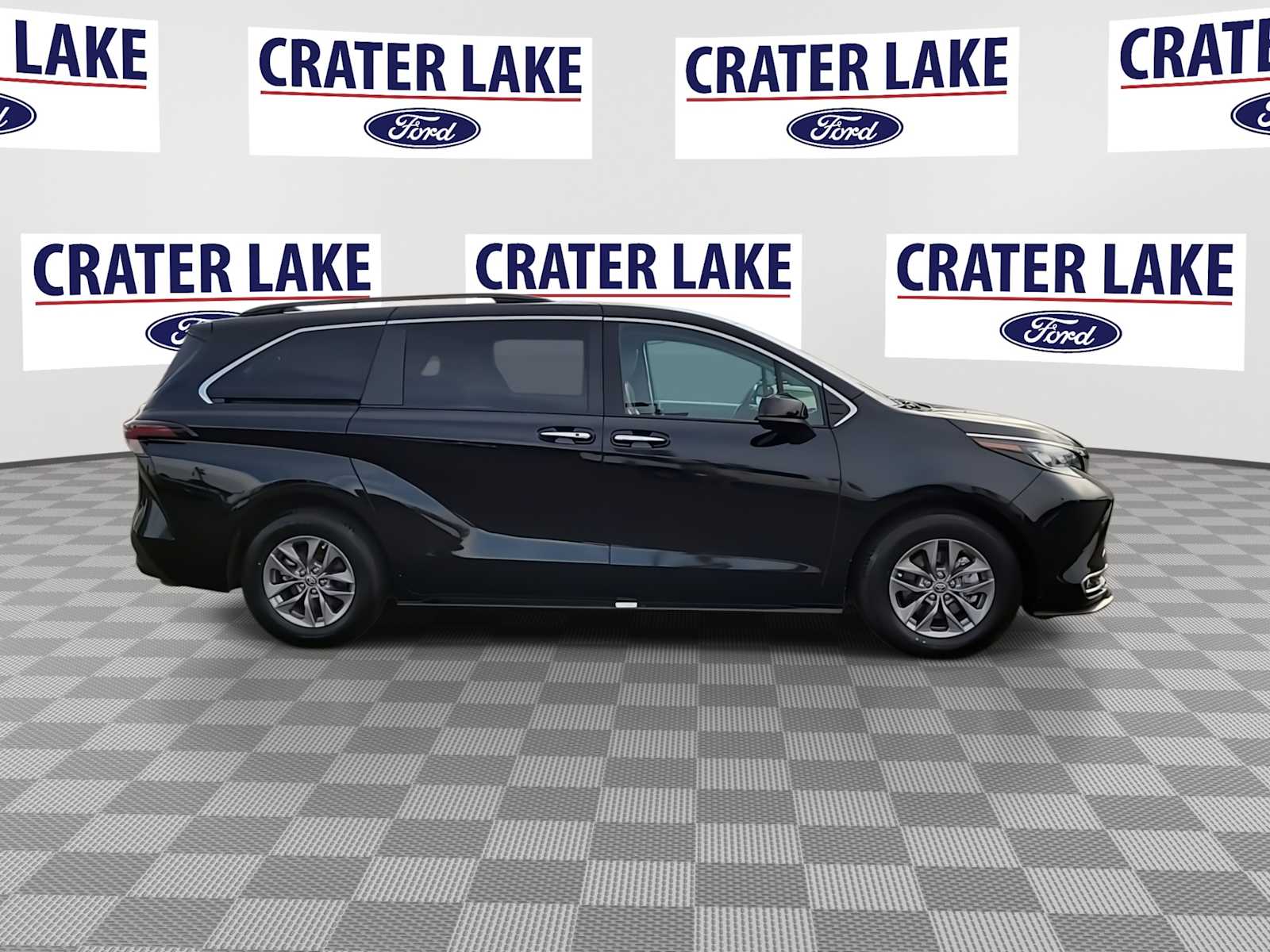 Thumbnail: 2024 Toyota Sienna - 9