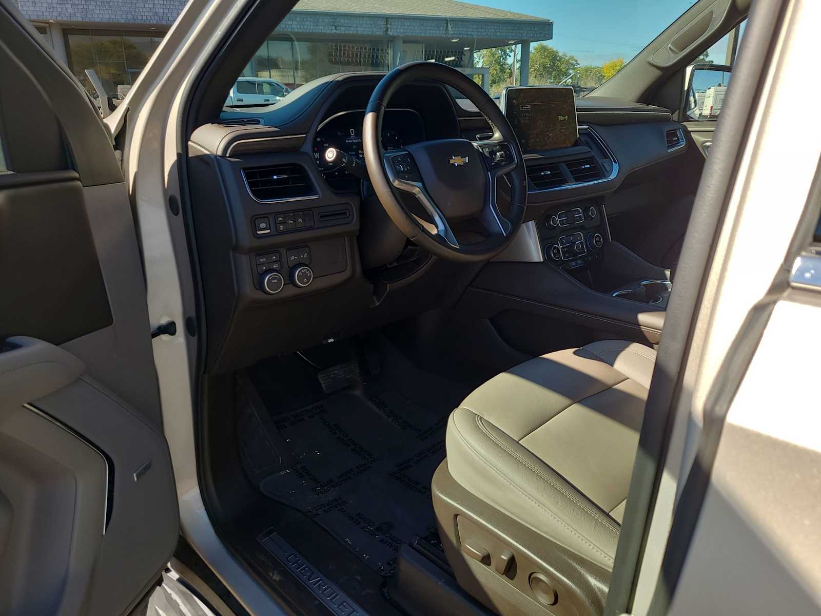 Thumbnail: 2024 Chevrolet Tahoe - 10