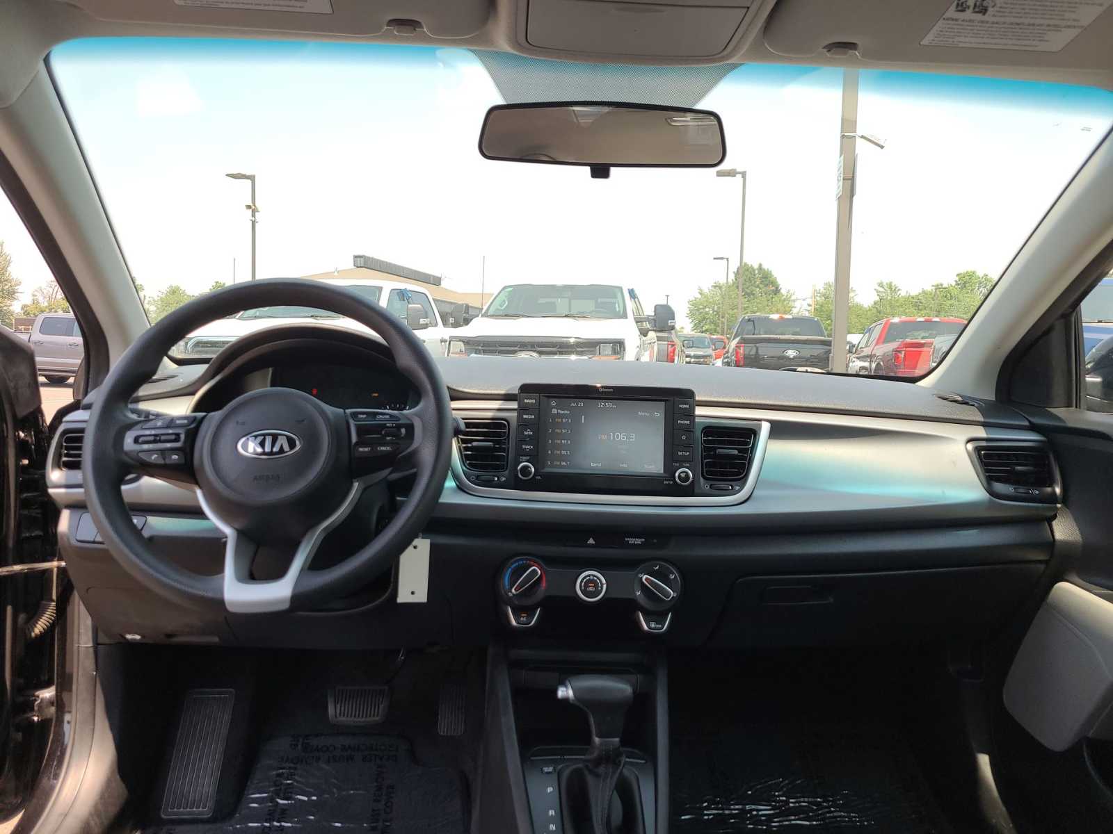 Thumbnail: 2020 Kia Rio - 18