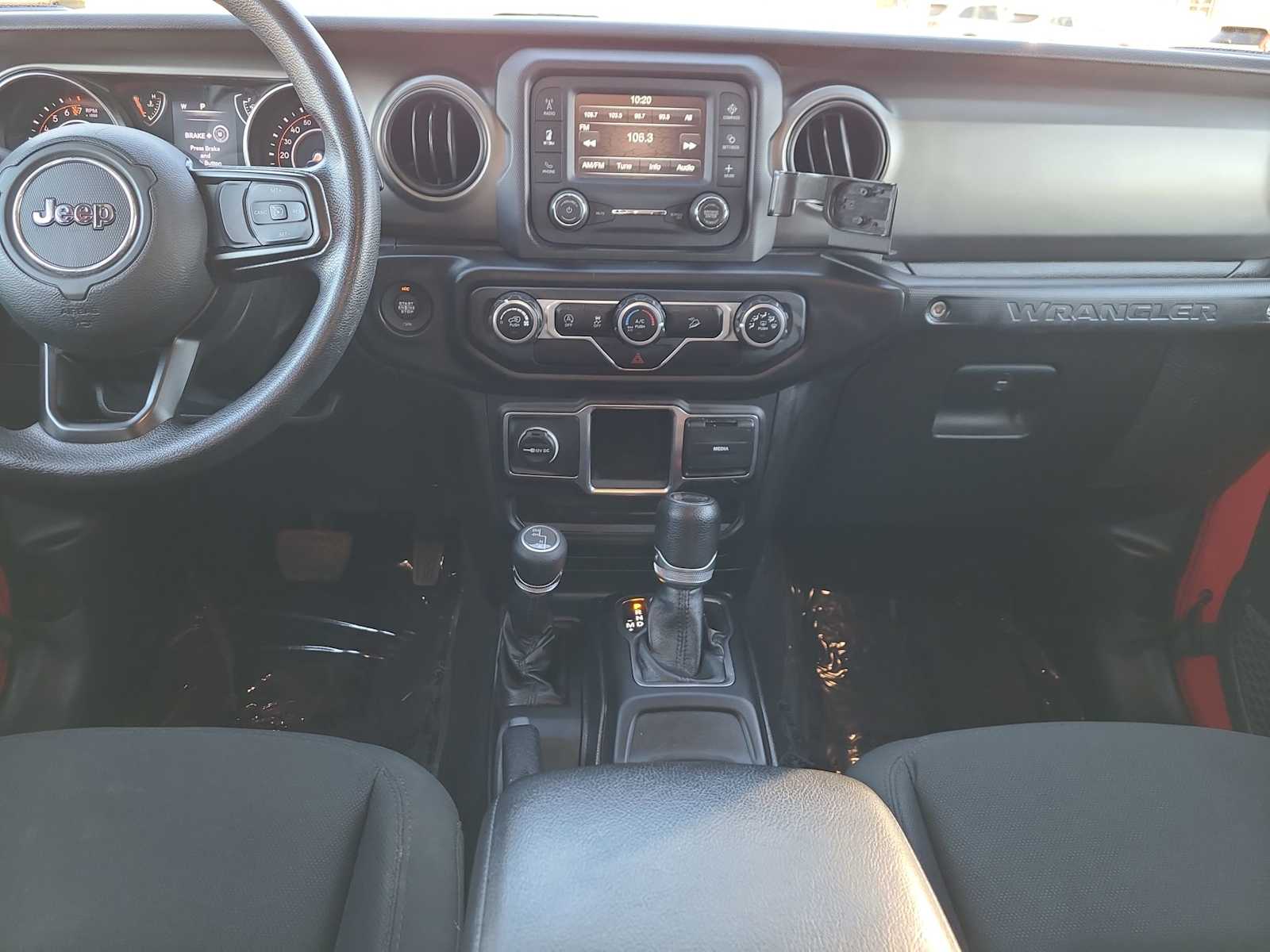 Thumbnail: 2019 Jeep Wrangler - 18