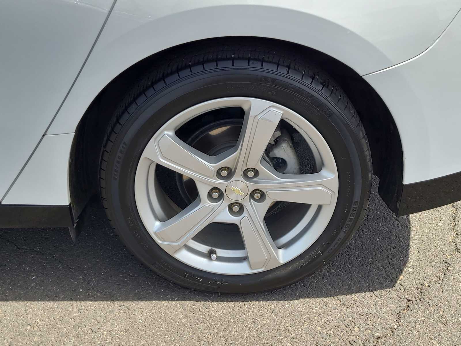 Thumbnail: 2019 Chevrolet Volt - 16