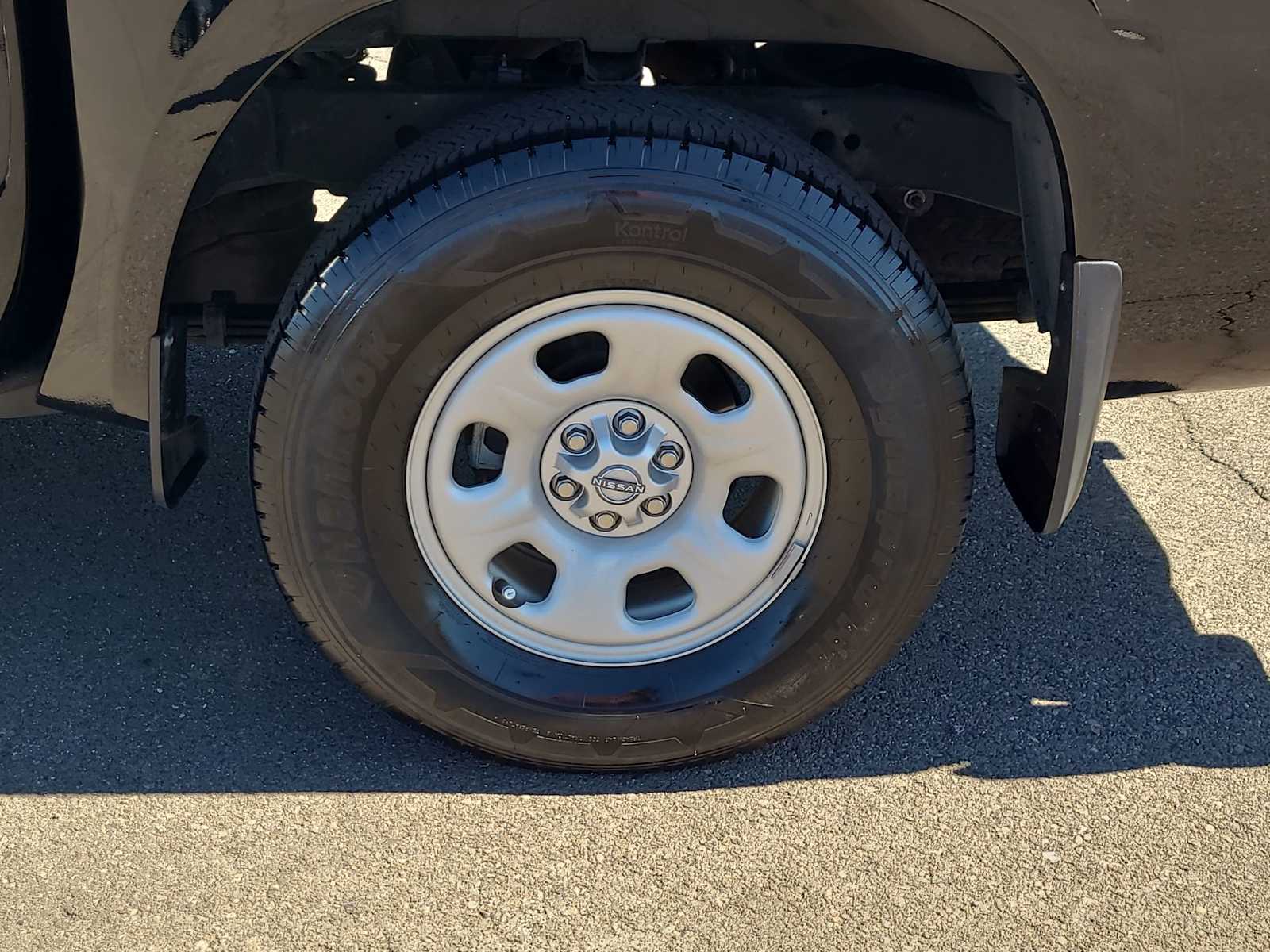 Thumbnail: 2022 Nissan Frontier - 16