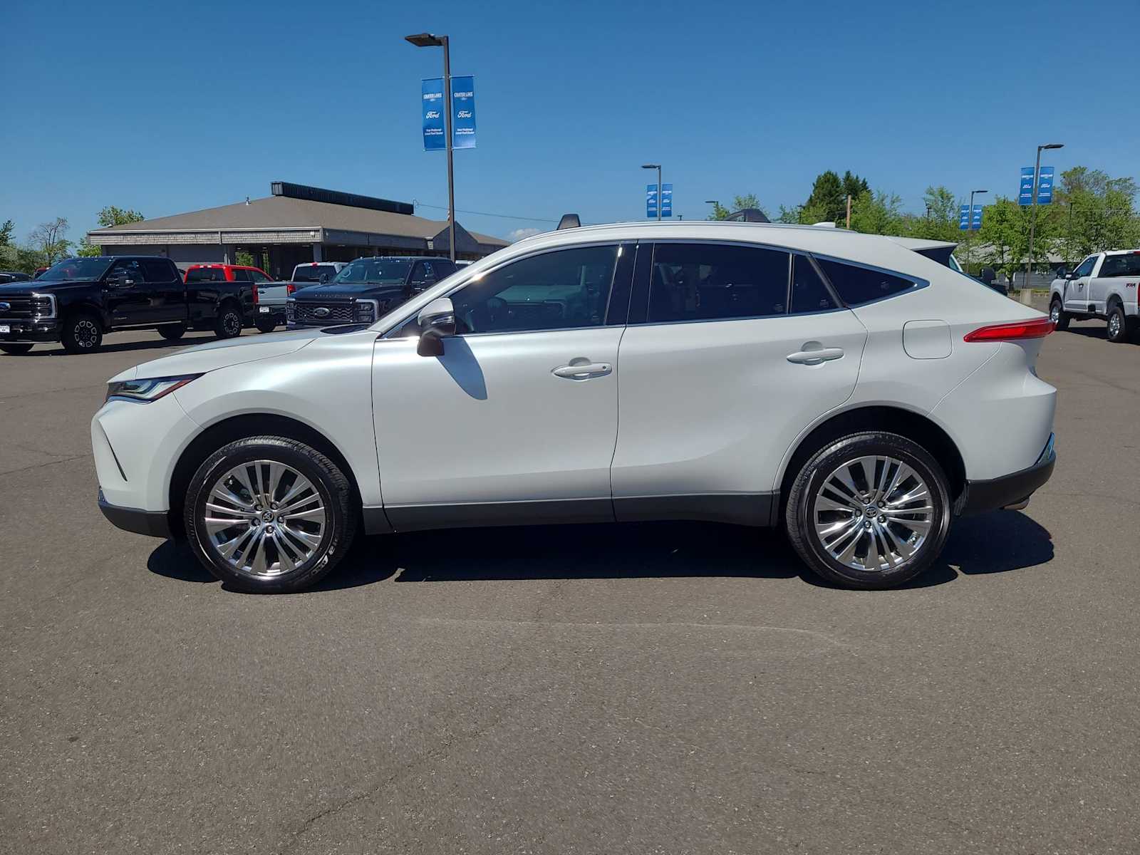 Thumbnail: 2023 Toyota Venza - 11