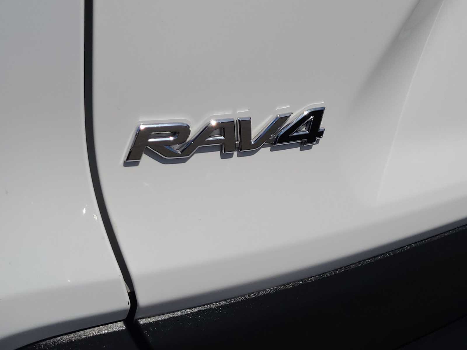 Thumbnail: 2023 Toyota RAV4 - 15