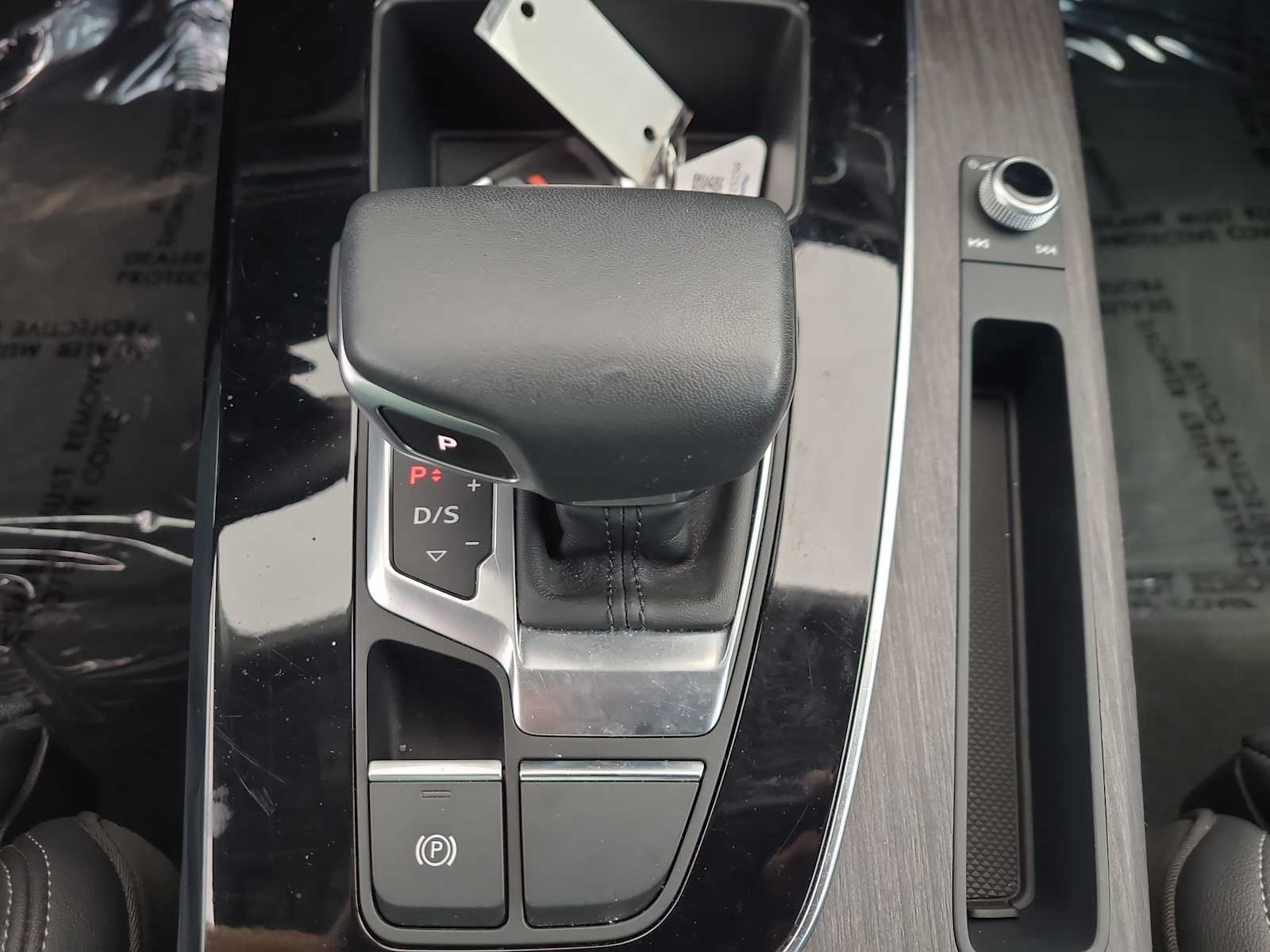 Thumbnail: 2024 Audi Q5 - 25