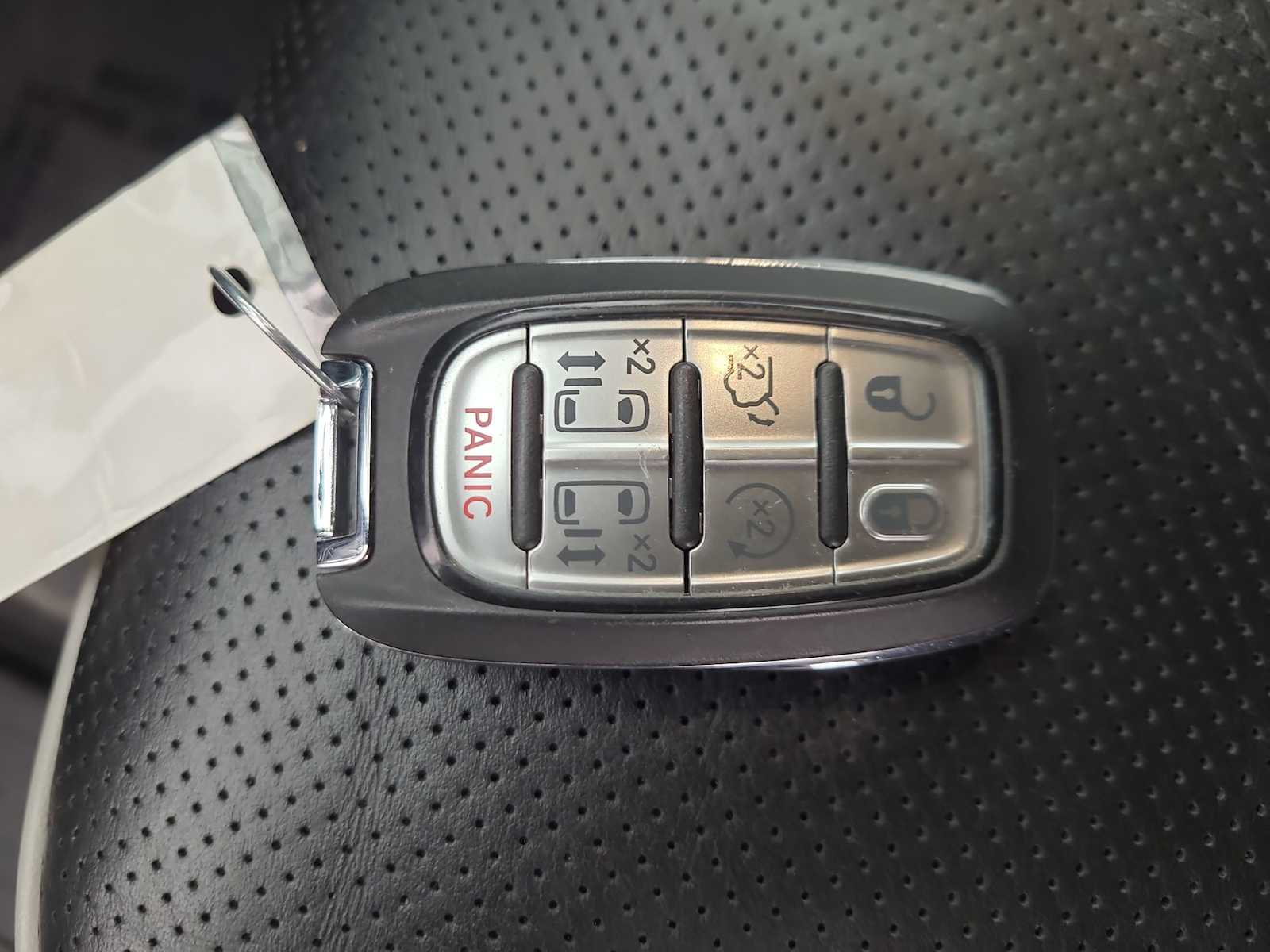 Thumbnail: 2025 Chrysler Pacifica - 28