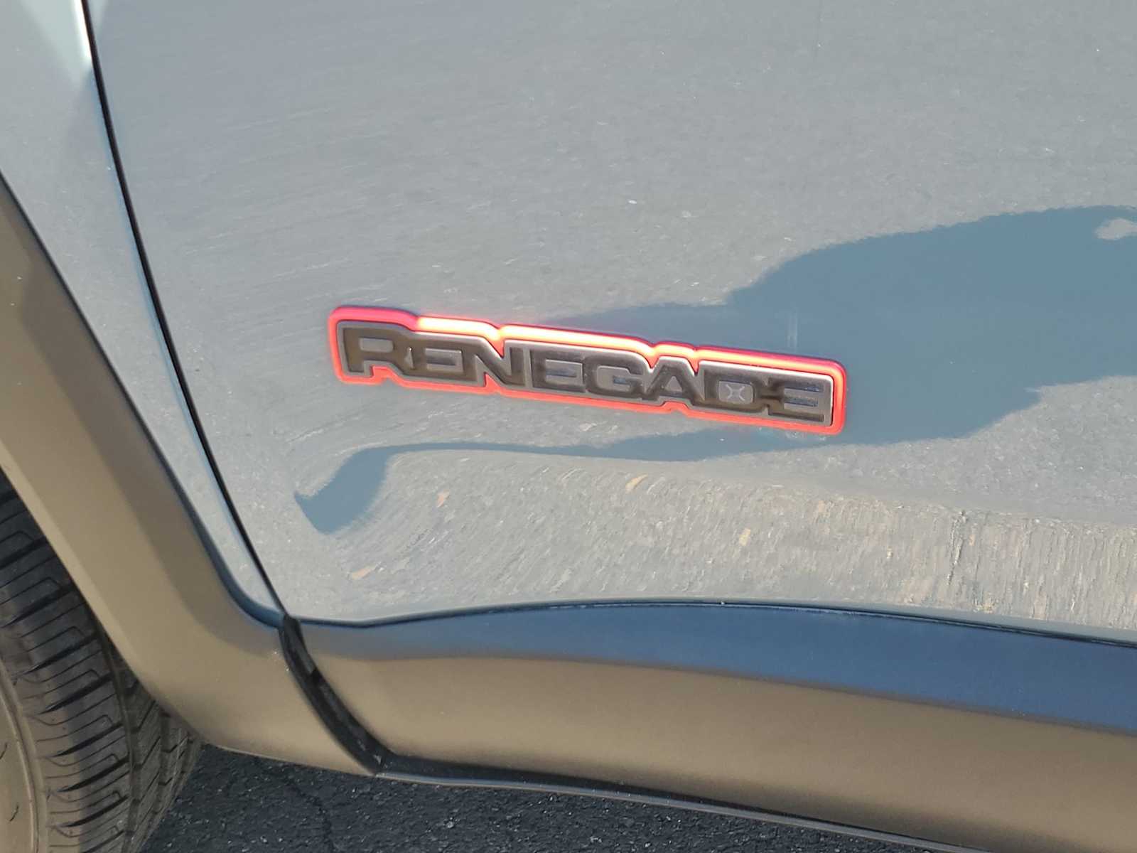 Thumbnail: 2017 Jeep Renegade - 15