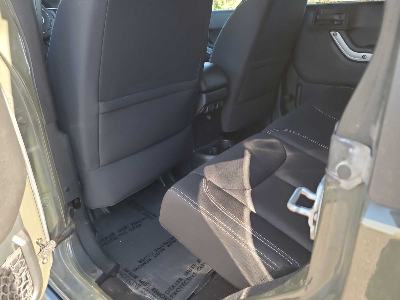 Thumbnail: 2015 Jeep Wrangler - 20