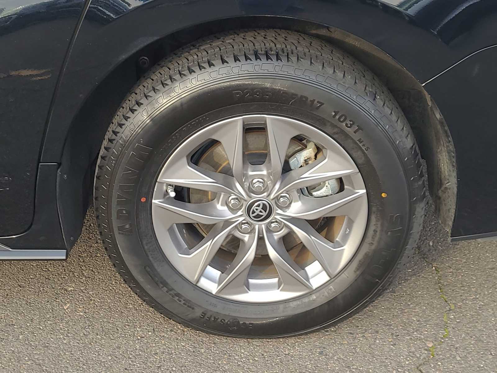 Thumbnail: 2024 Toyota Sienna - 16