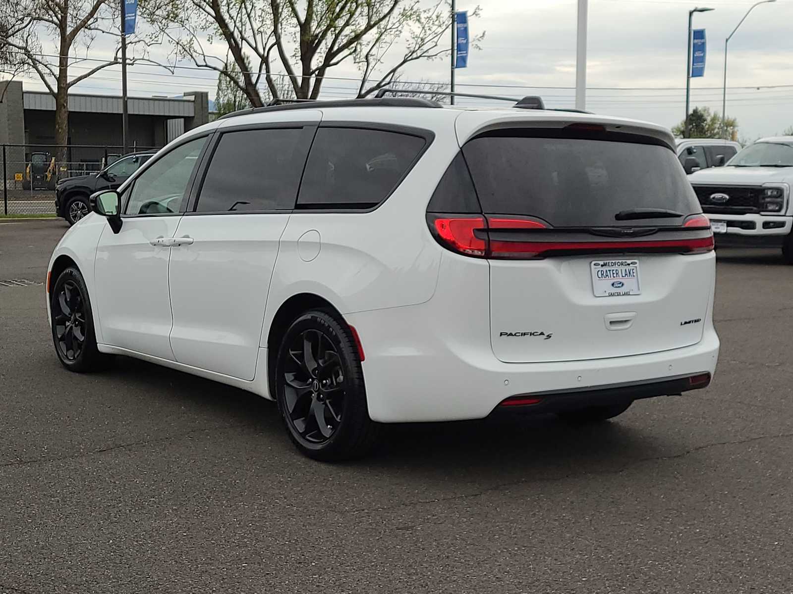 Thumbnail: 2025 Chrysler Pacifica - 12