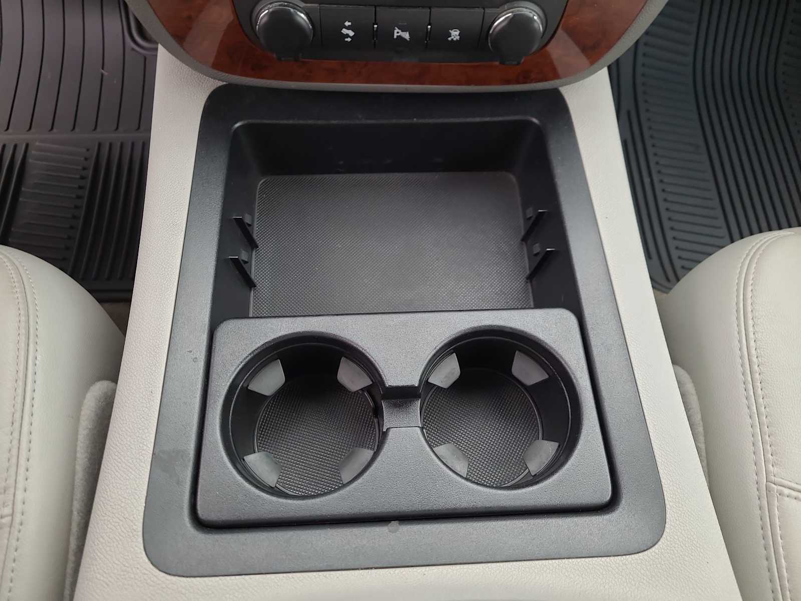 Thumbnail: 2010 Chevrolet Avalanche 1500 - 25