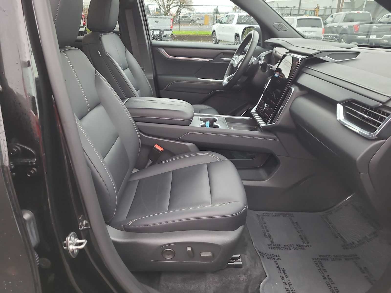 Thumbnail: 2024 GMC Acadia - 22