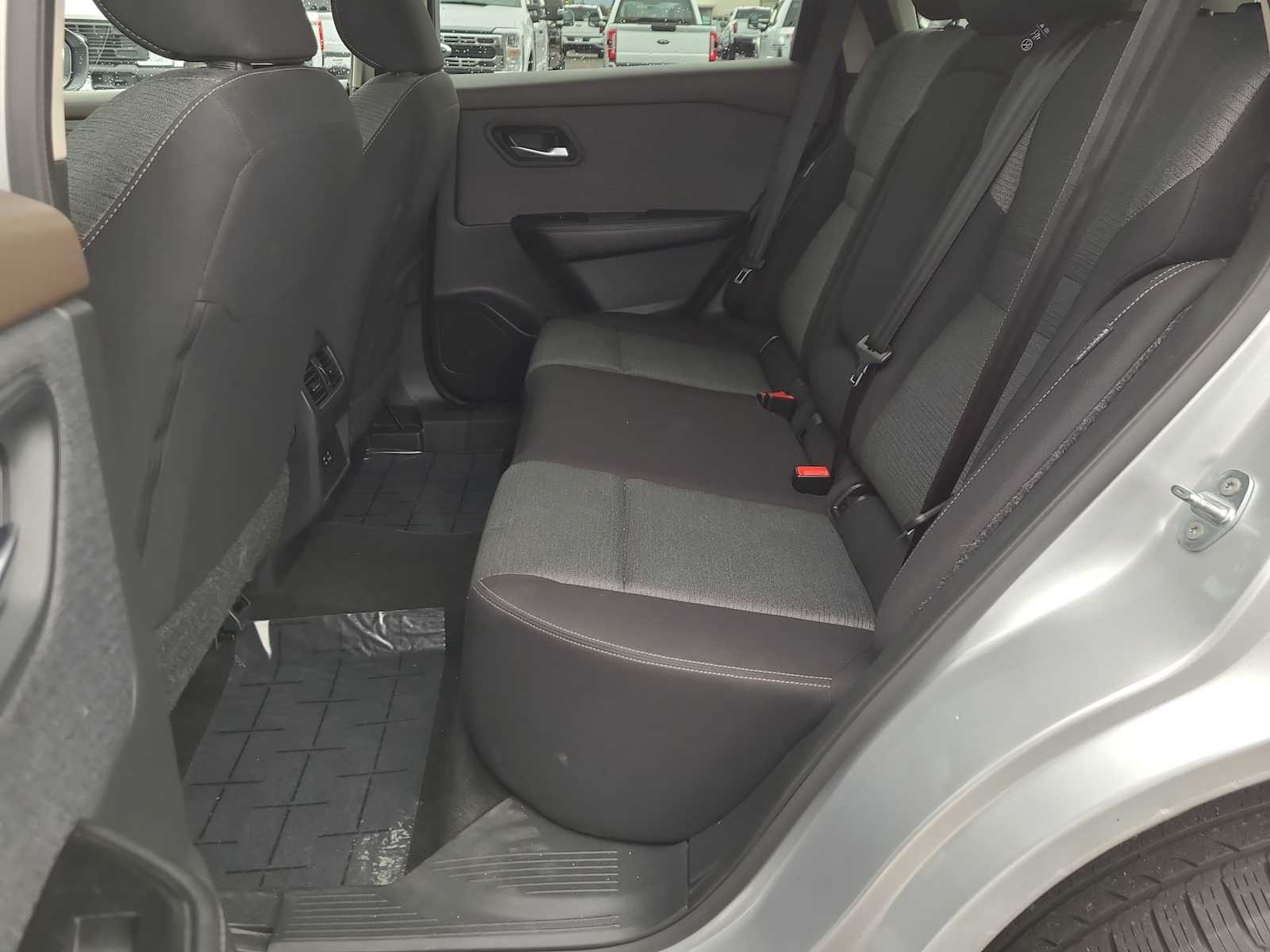 Thumbnail: 2023 Nissan Rogue - 21