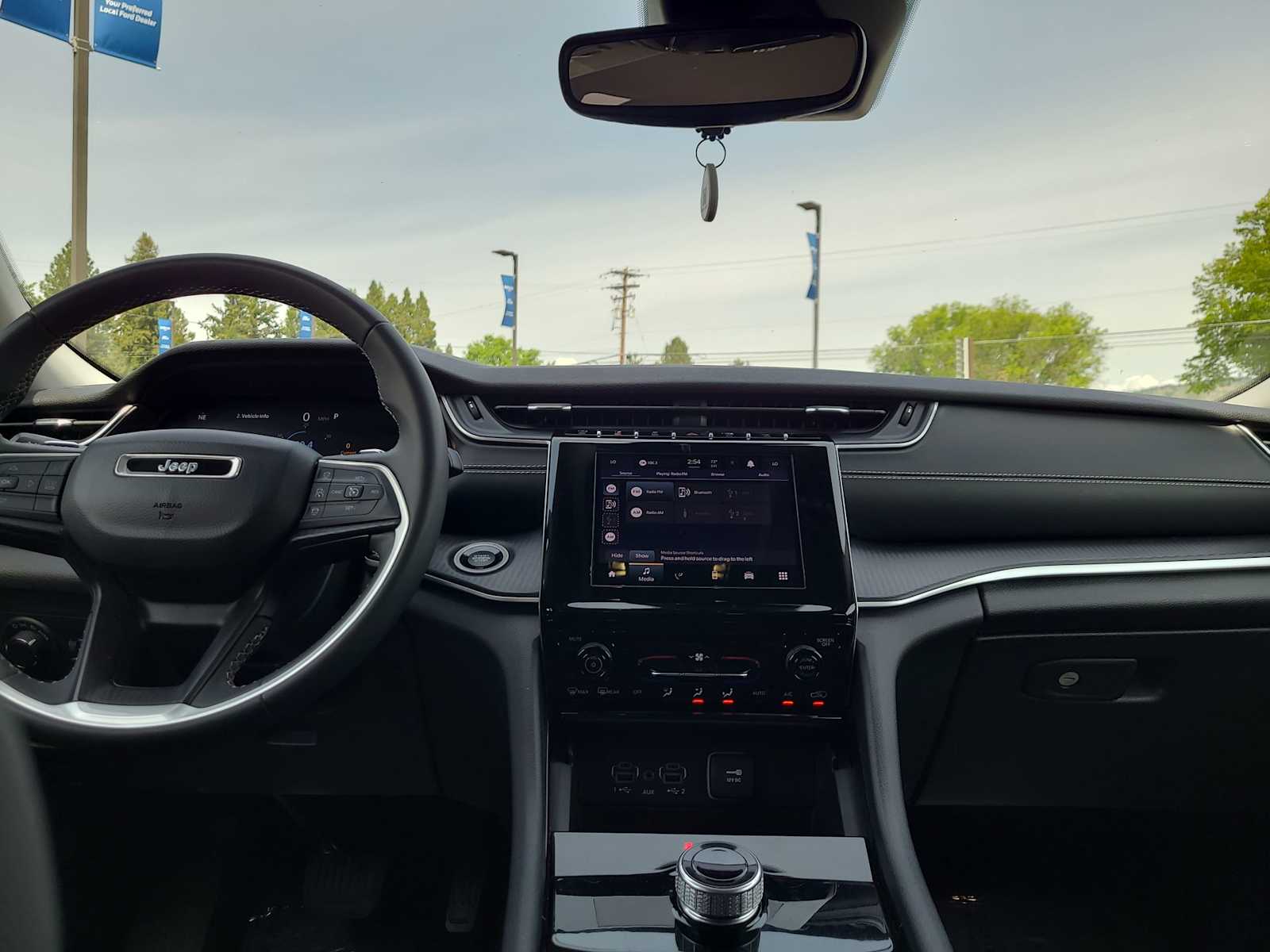 Thumbnail: 2023 Jeep Grand Cherokee - 18