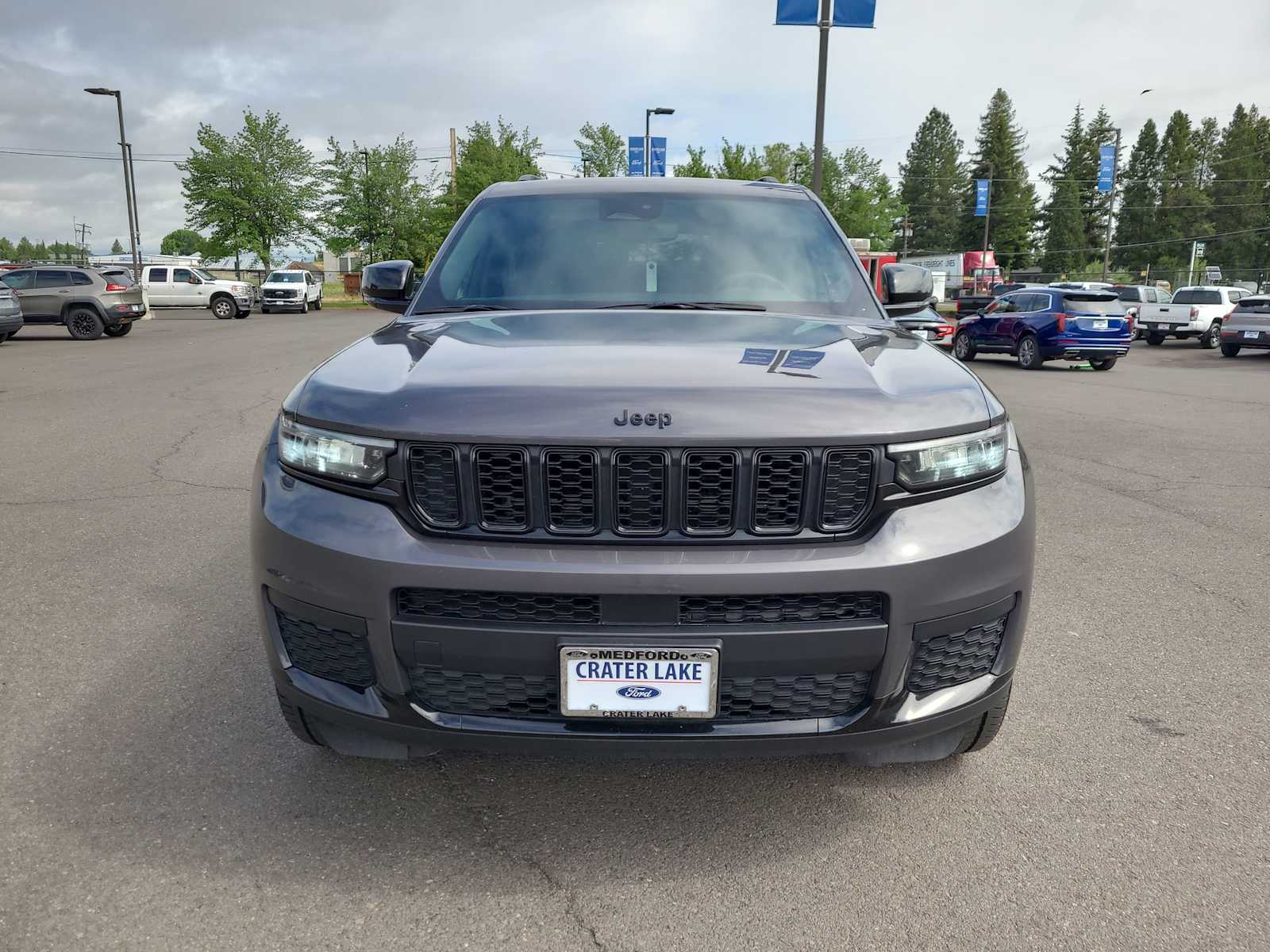 Thumbnail: 2023 Jeep Grand Cherokee - 14