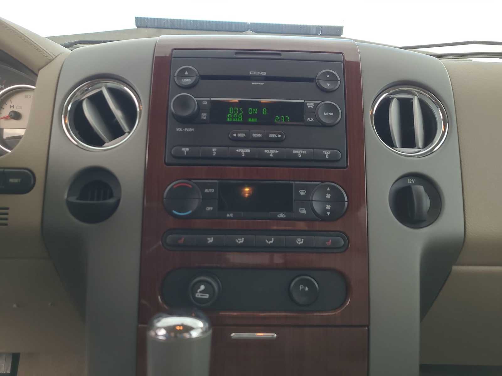 Thumbnail: 2006 Ford Econoline - 24