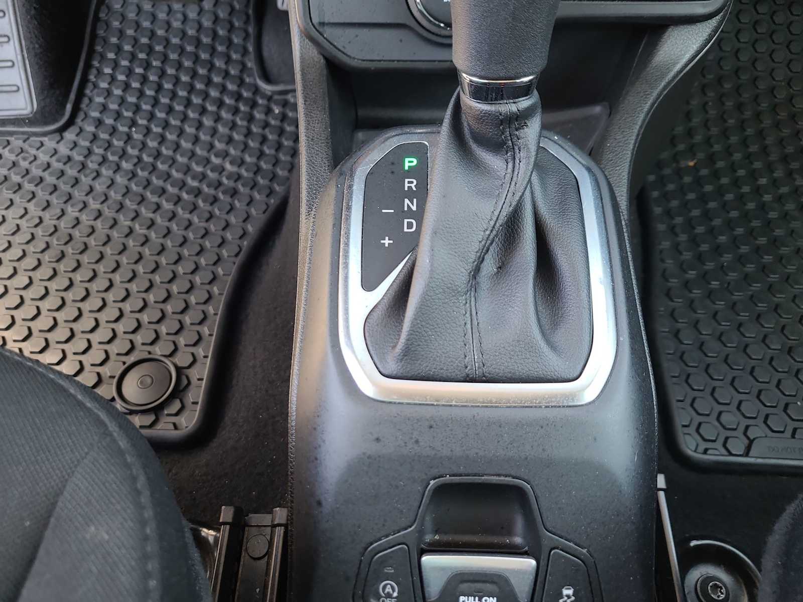 2023 Jeep Renegade Latitude 25