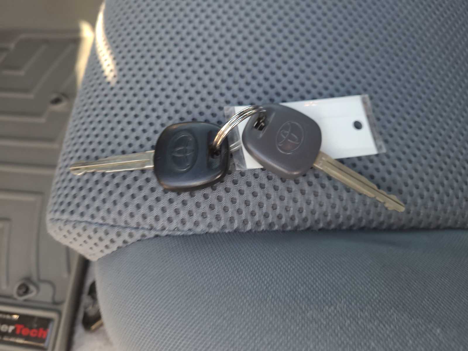 Thumbnail: 2011 Toyota Tacoma - 28