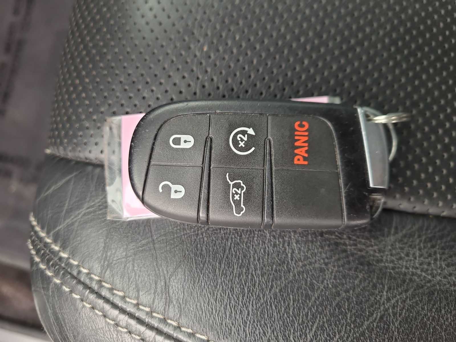 Thumbnail: 2018 Dodge Durango - 28