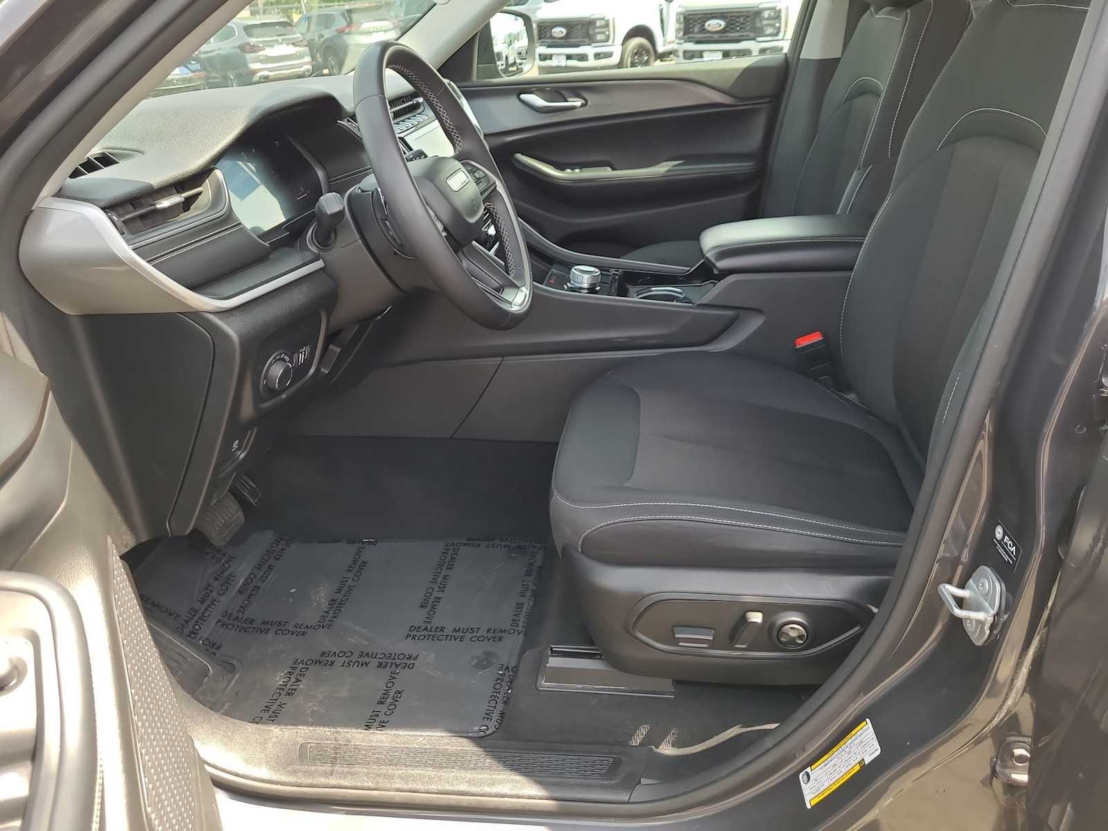 Thumbnail: 2023 Jeep Grand Cherokee - 19