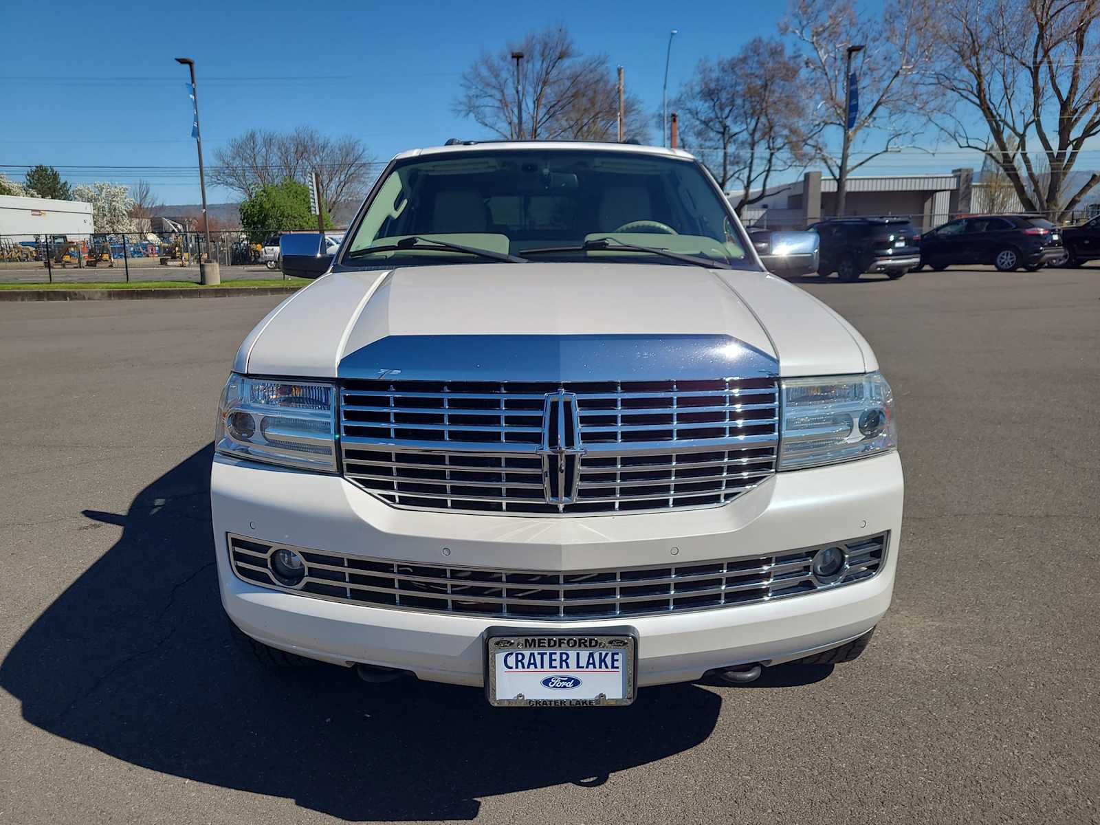 Thumbnail: 2011 Lincoln Navigator L - 14