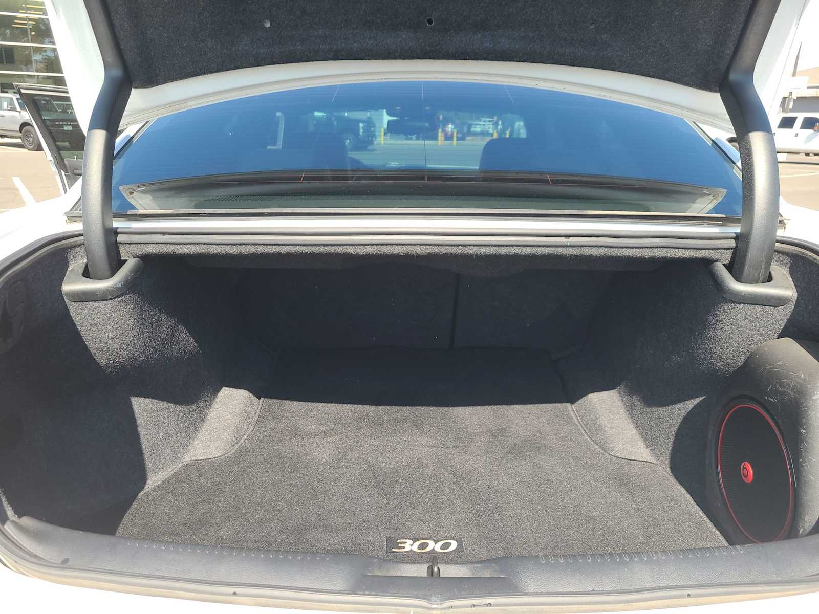 2014 Chrysler 300 S 27