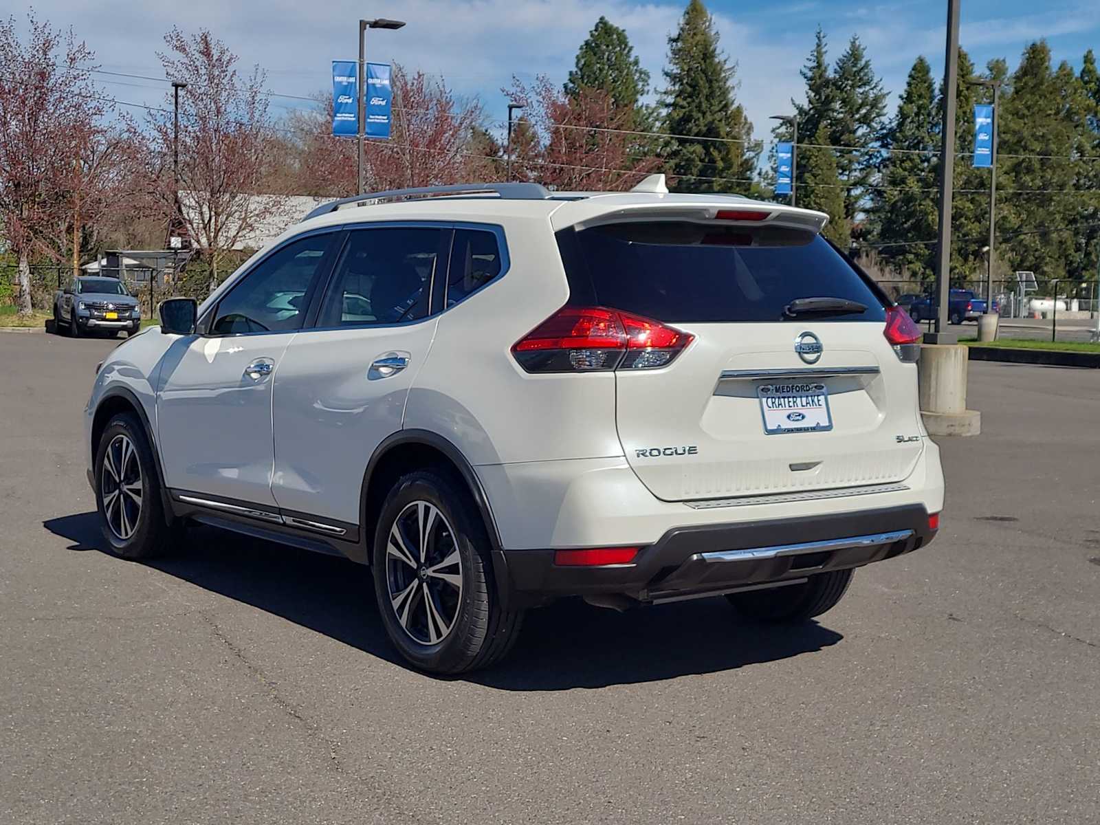 Thumbnail: 2017 Nissan Rogue - 12