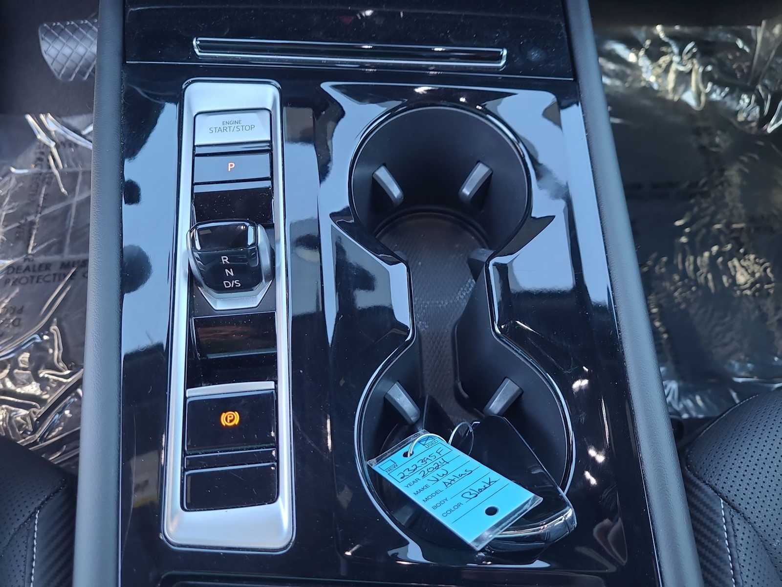 Thumbnail: 2024 Volkswagen Atlas - 25