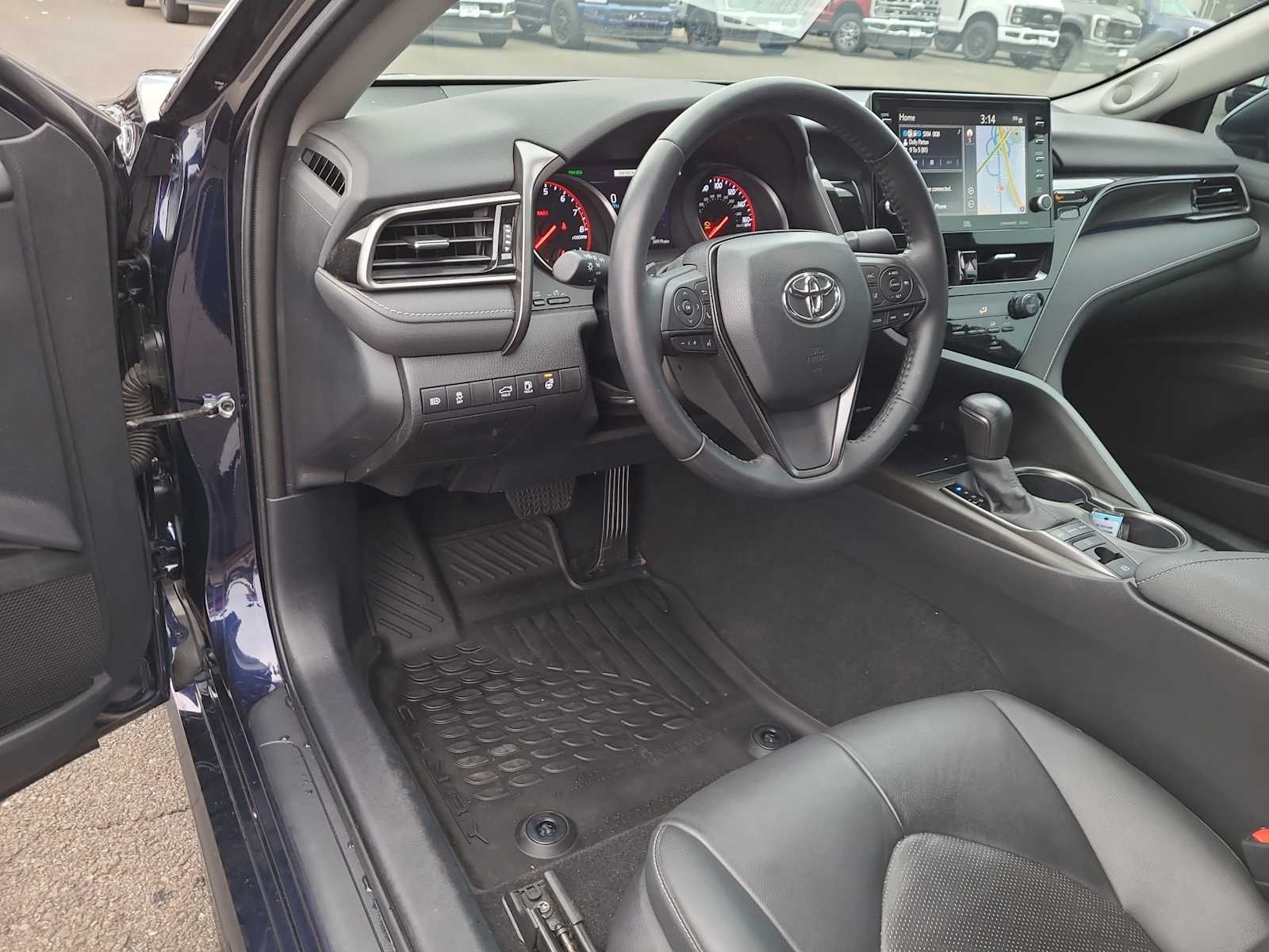 Thumbnail: 2022 Toyota Camry - 10