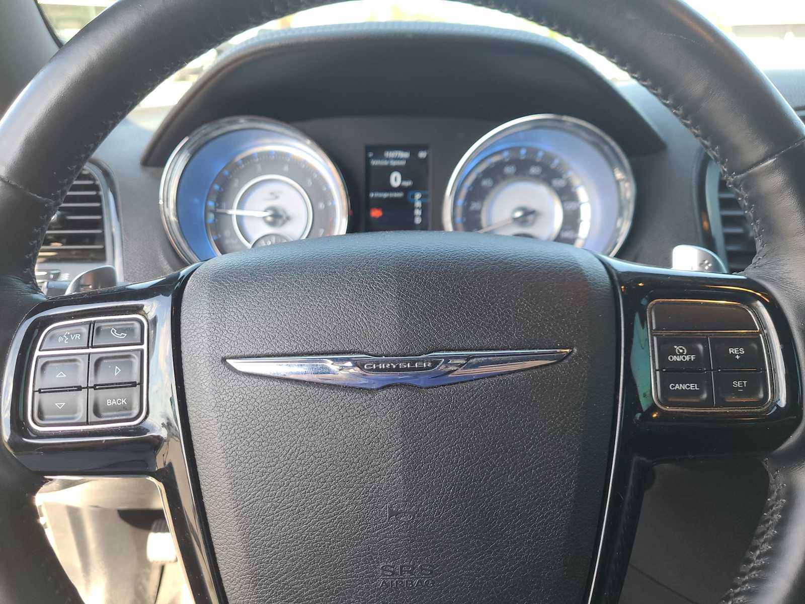 2014 Chrysler 300 S 23