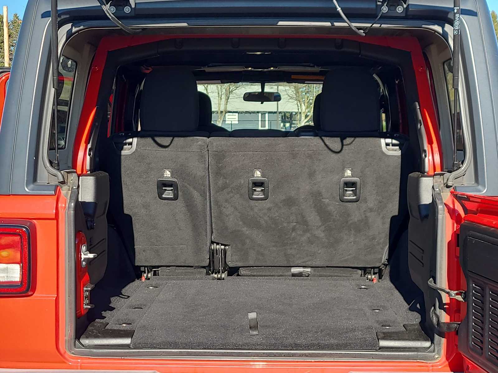 Thumbnail: 2019 Jeep Wrangler - 27