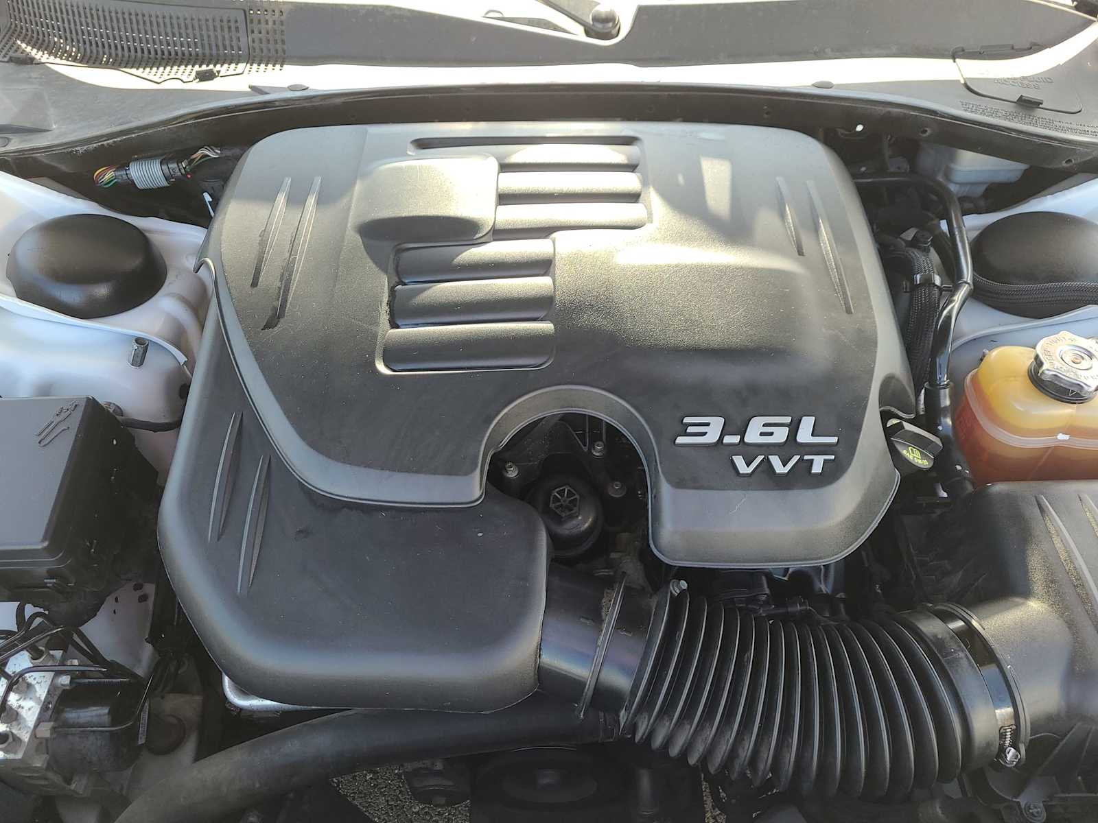 2014 Chrysler 300 S 17