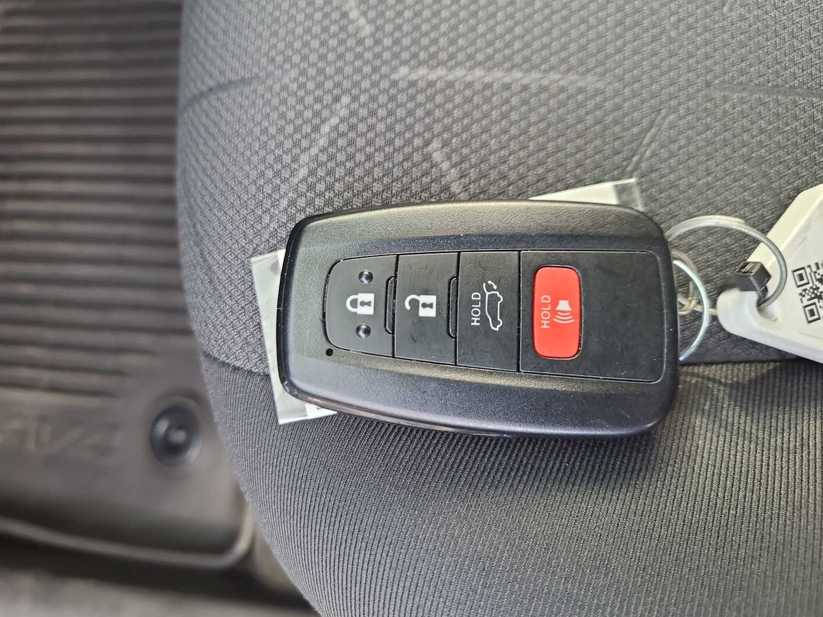 Thumbnail: 2025 Toyota RAV4 - 28