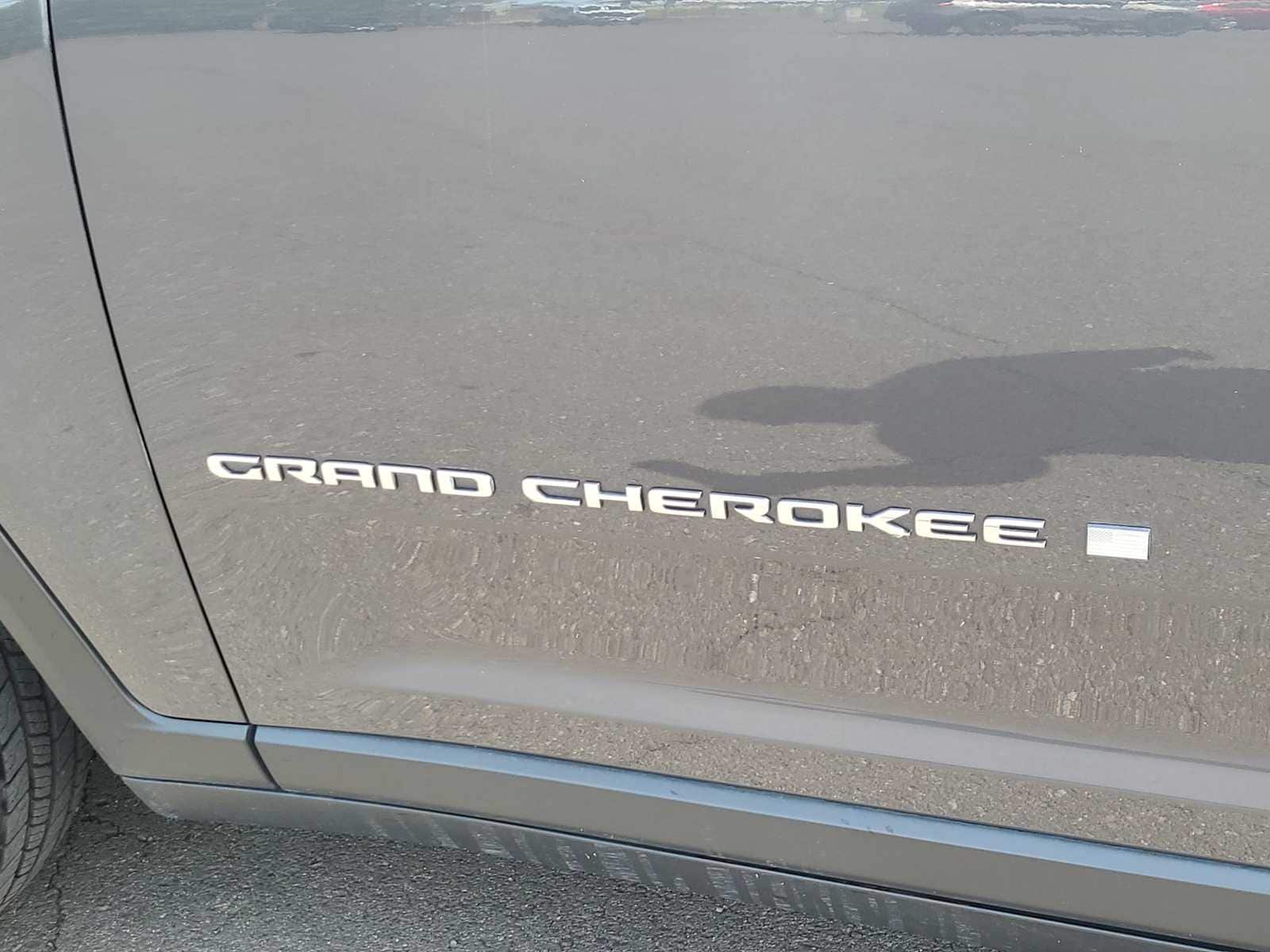 Thumbnail: 2023 Jeep Grand Cherokee - 15