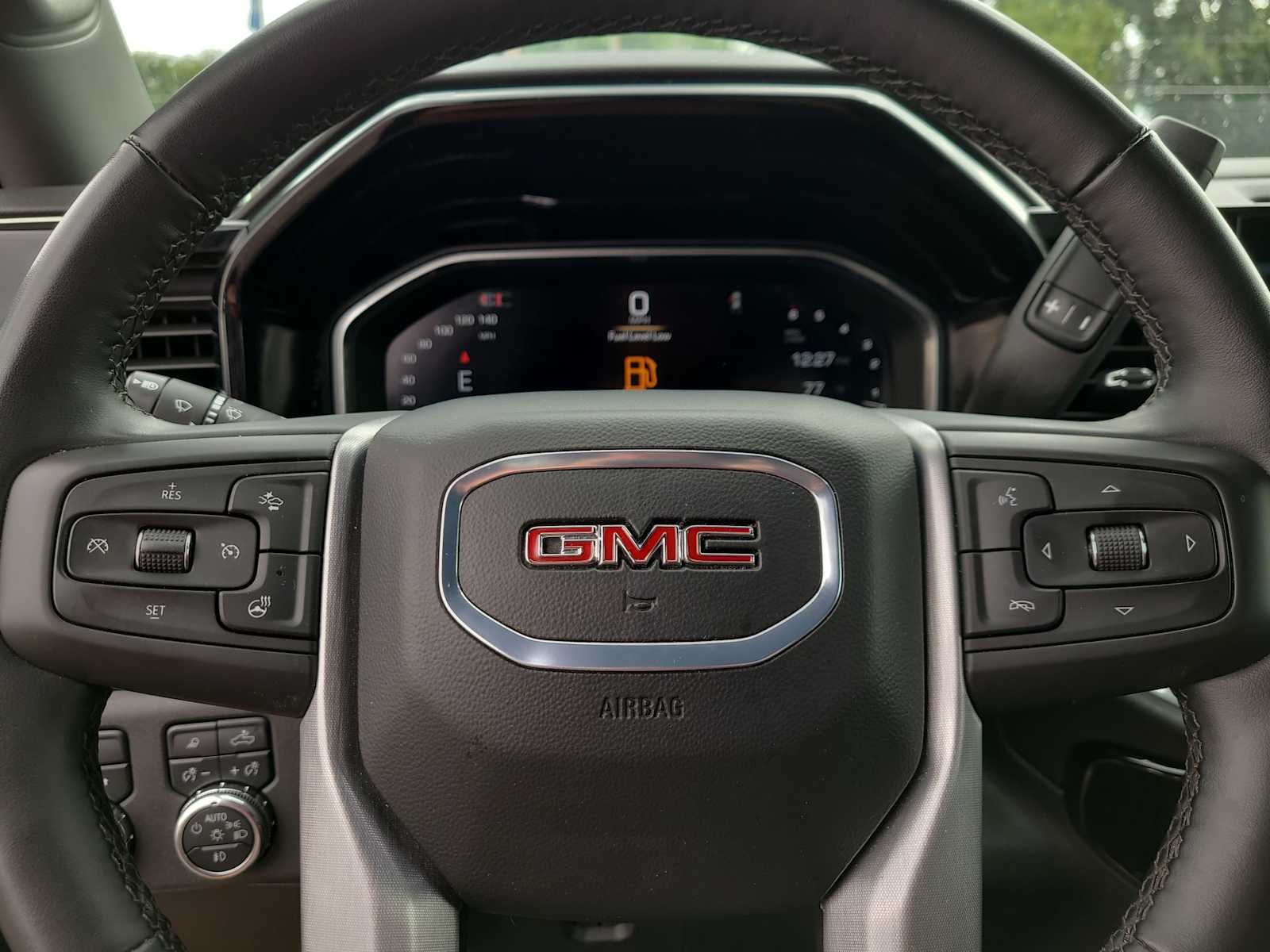 Thumbnail: 2024 GMC Sierra 1500 - 23