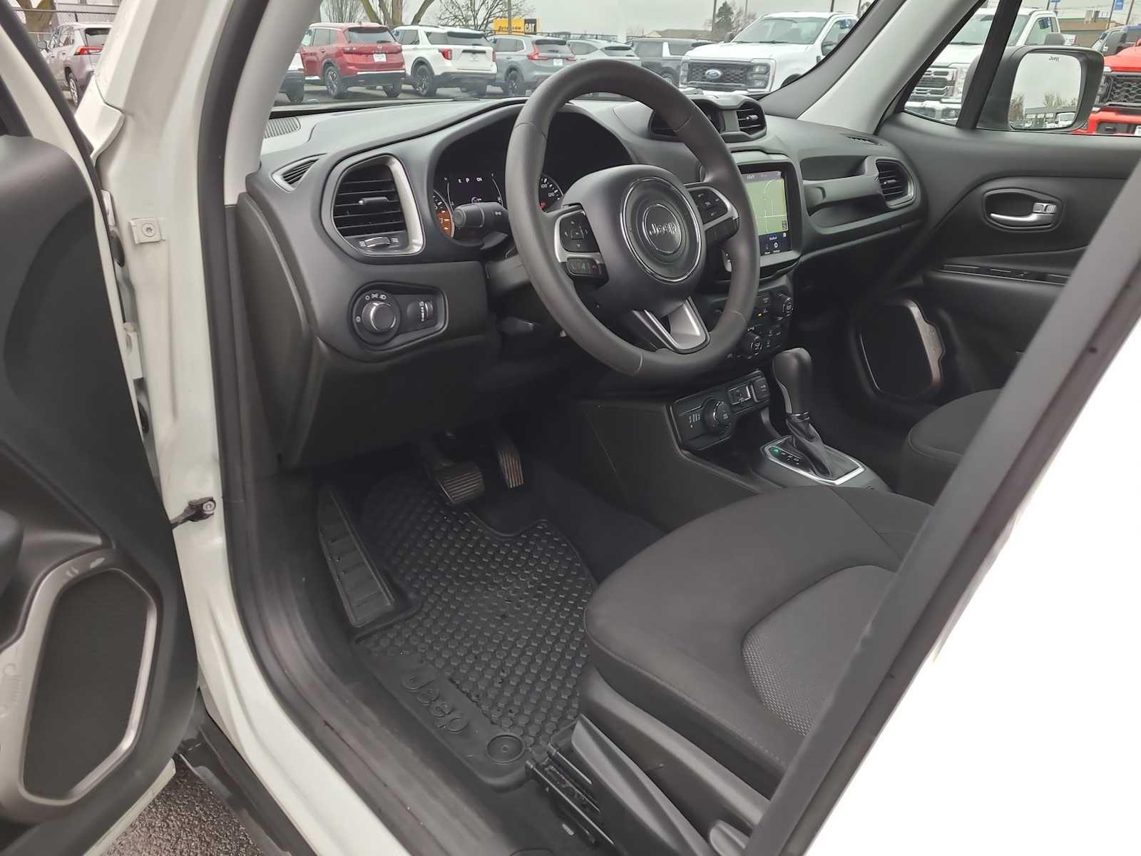 Thumbnail: 2023 Jeep Renegade - 10