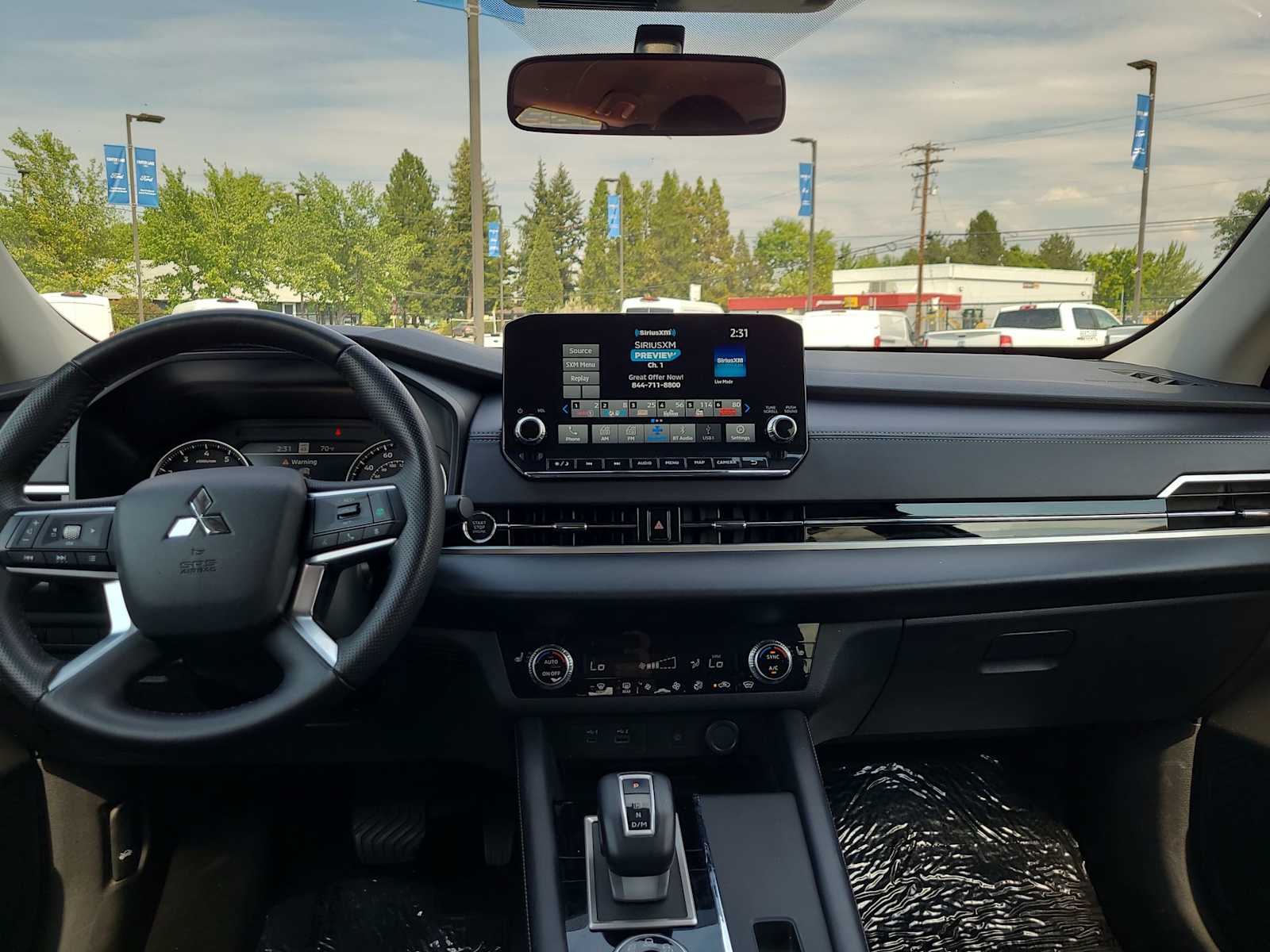 Thumbnail: 2024 Mitsubishi Outlander - 18