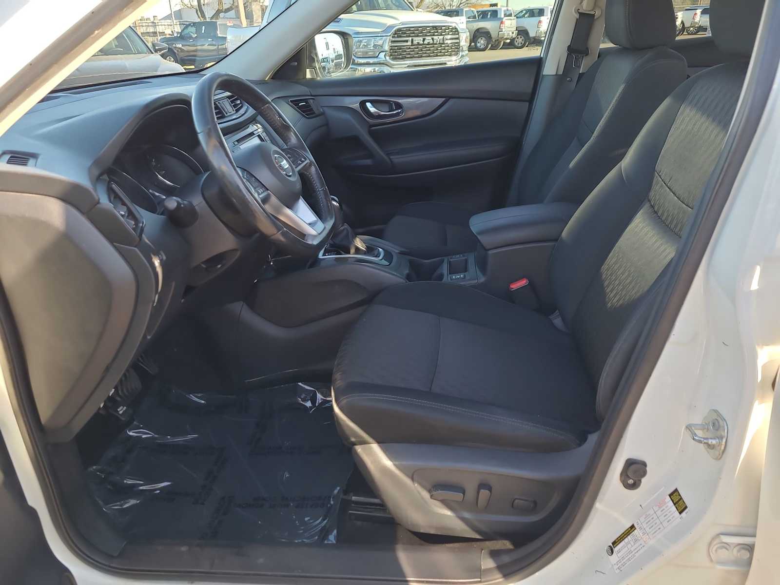 Thumbnail: 2017 Nissan Rogue - 19