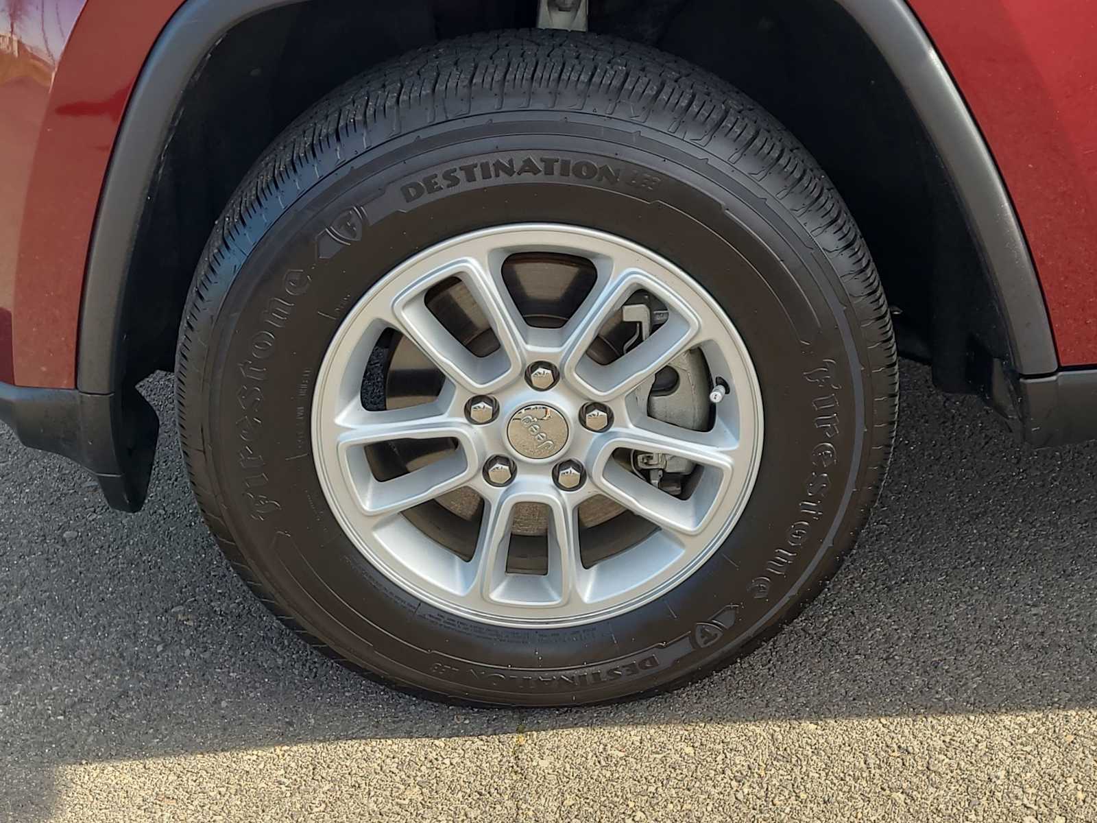 Thumbnail: 2019 Jeep Grand Cherokee - 16