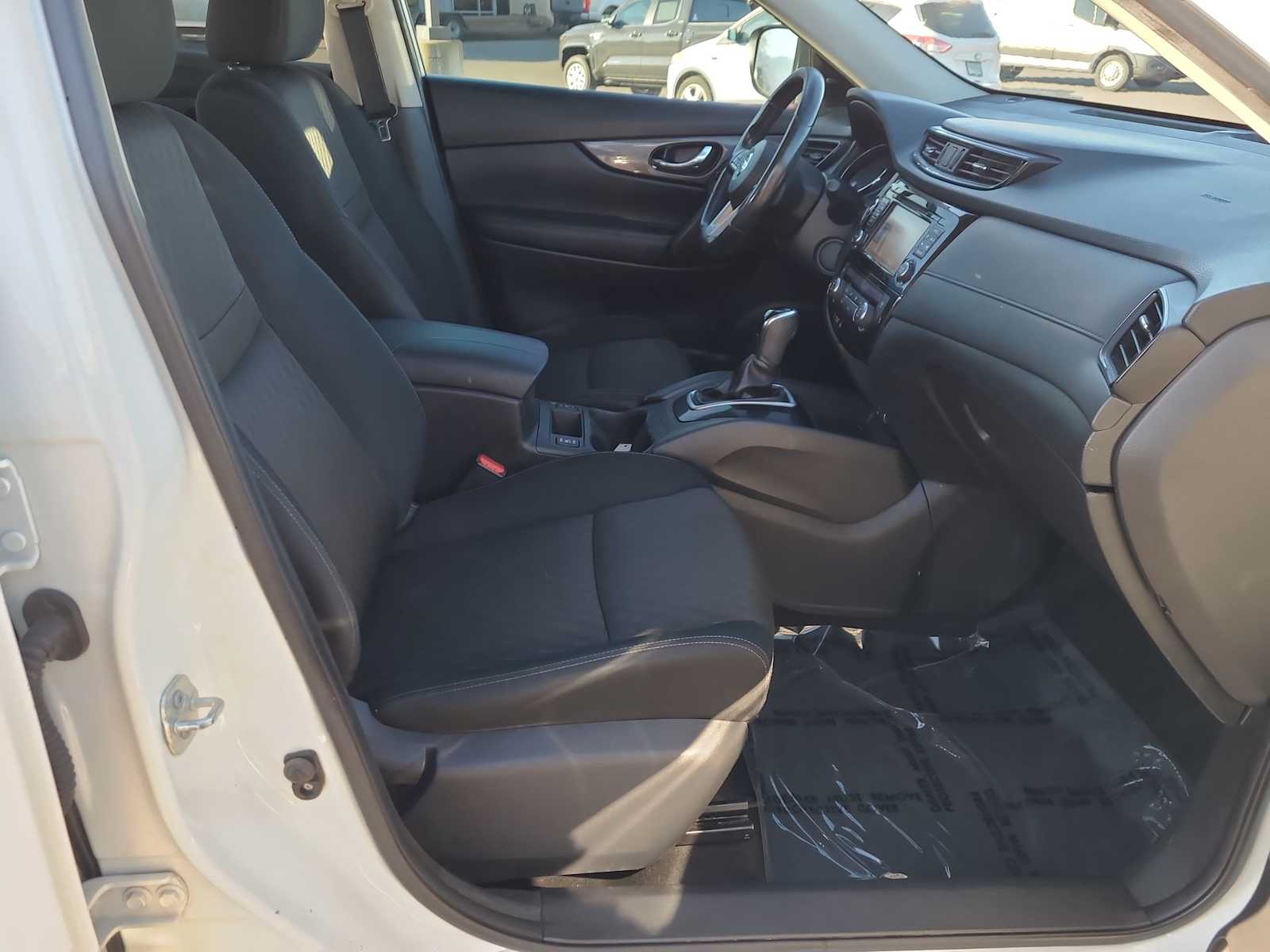 Thumbnail: 2017 Nissan Rogue - 22