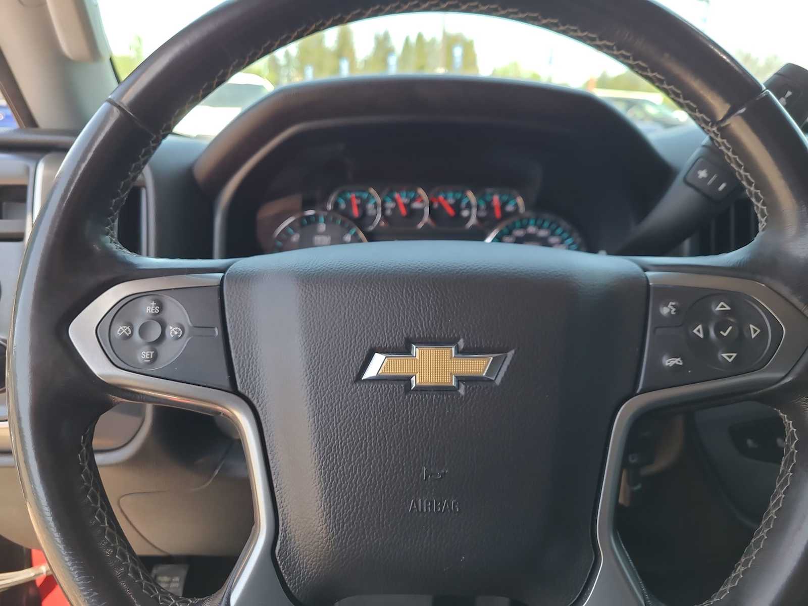 Thumbnail: 2018 Chevrolet Silverado 1500 - 23