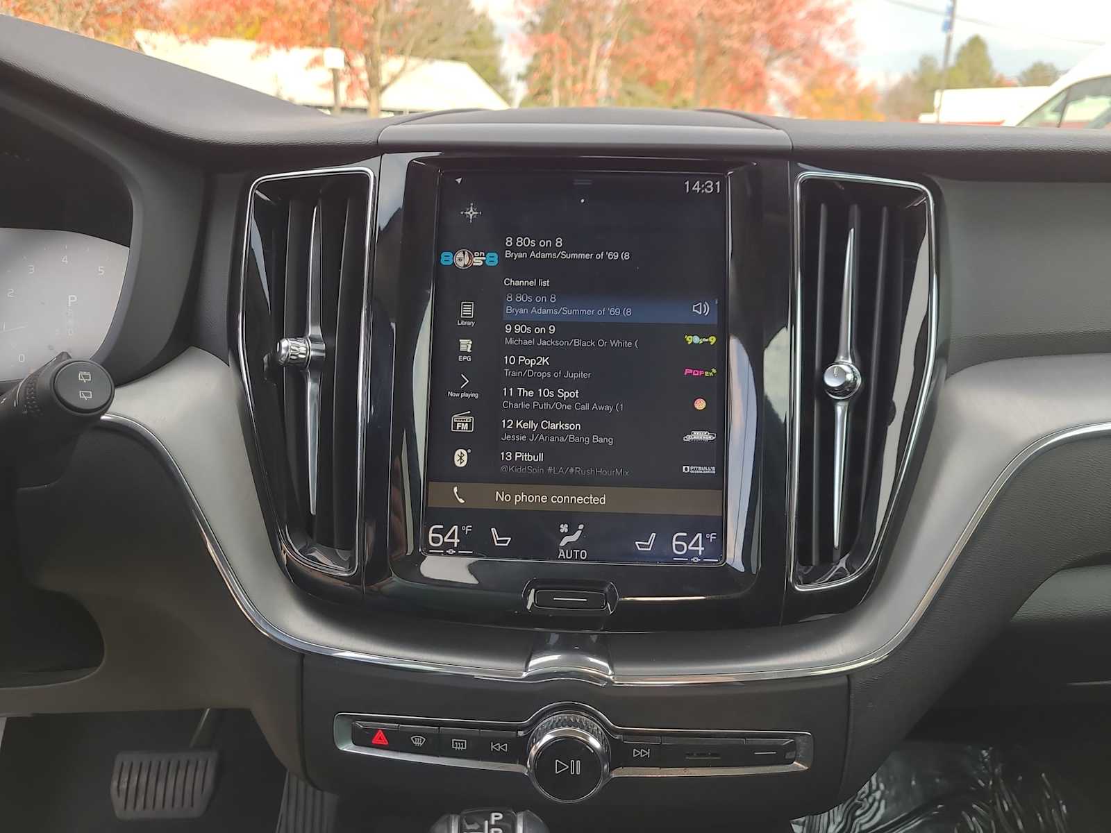 Thumbnail: 2018 Volvo XC60 - 24