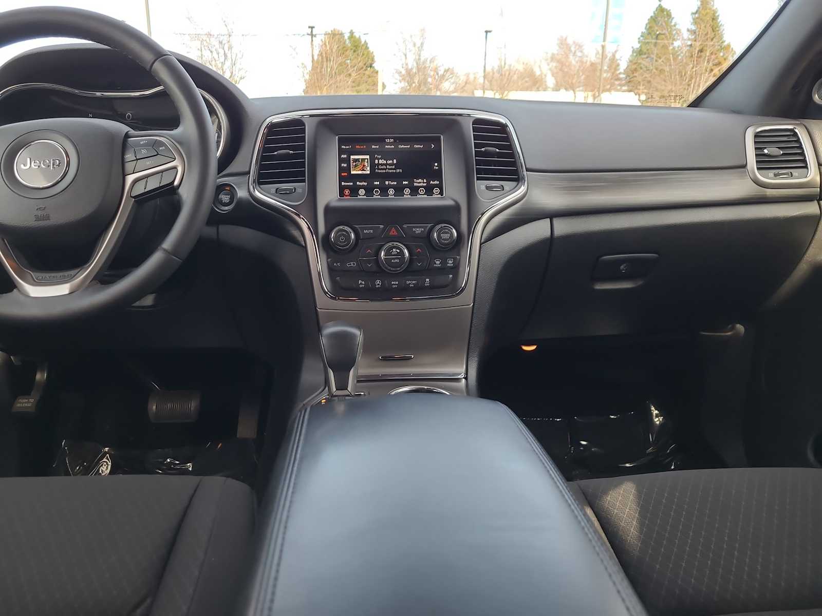 Thumbnail: 2019 Jeep Grand Cherokee - 18