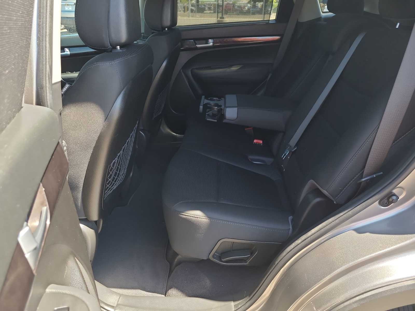 Thumbnail: 2014 Kia Sorento - 21