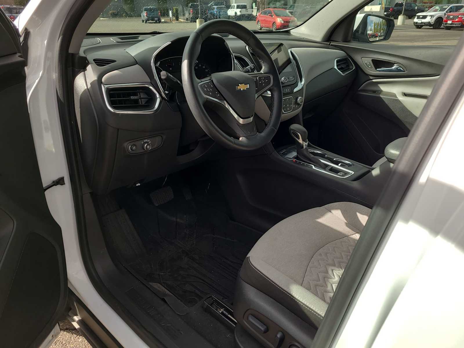 Thumbnail: 2023 Chevrolet Equinox - 10